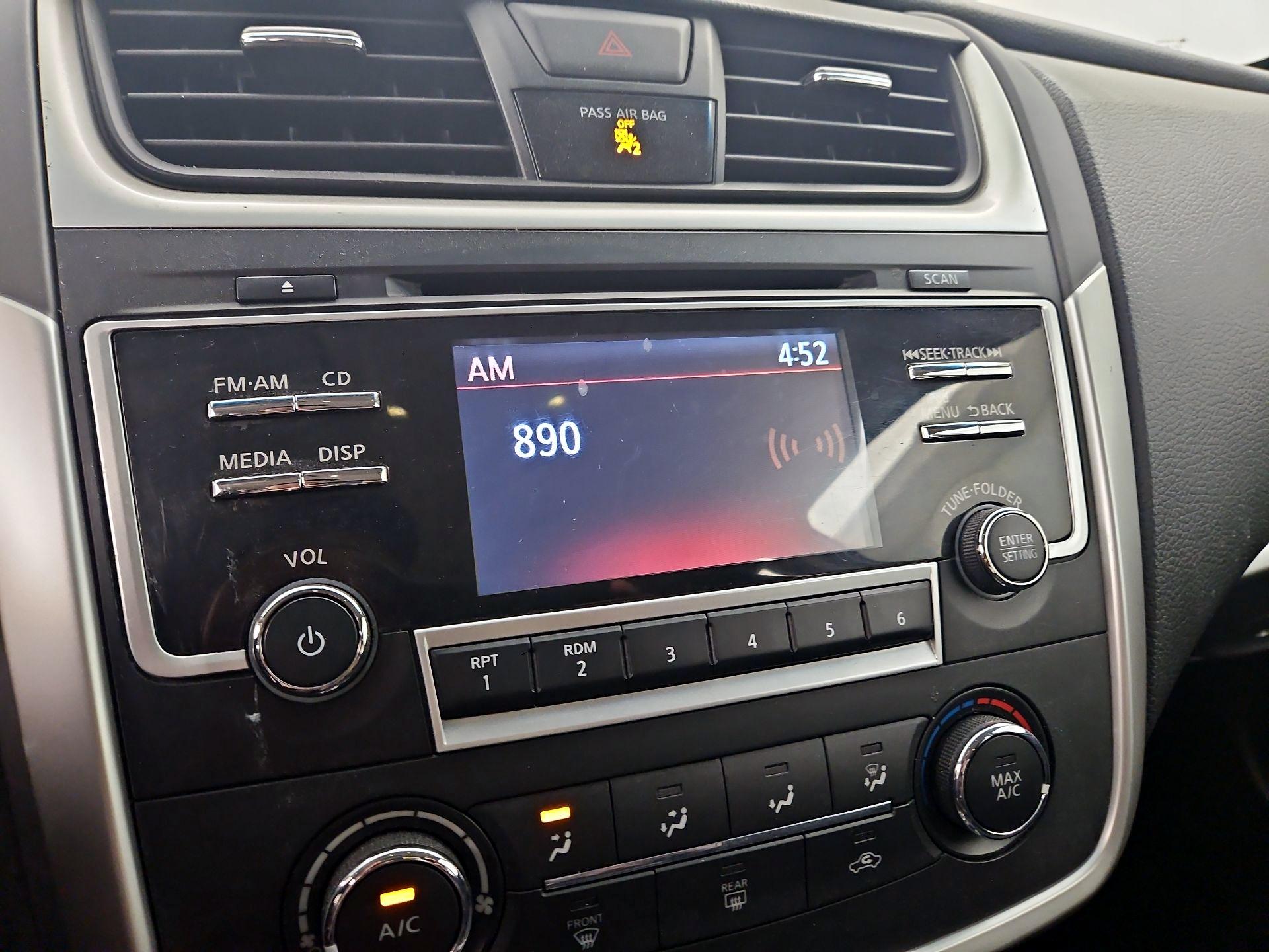 Thumbnail: 2018 Nissan Altima - 15