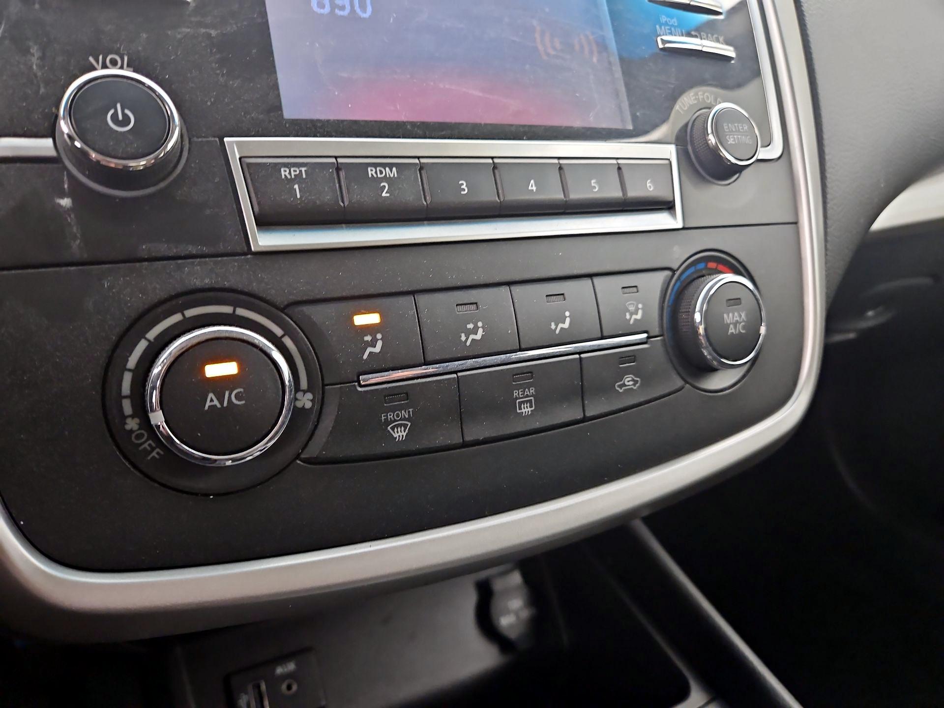 Thumbnail: 2018 Nissan Altima - 16