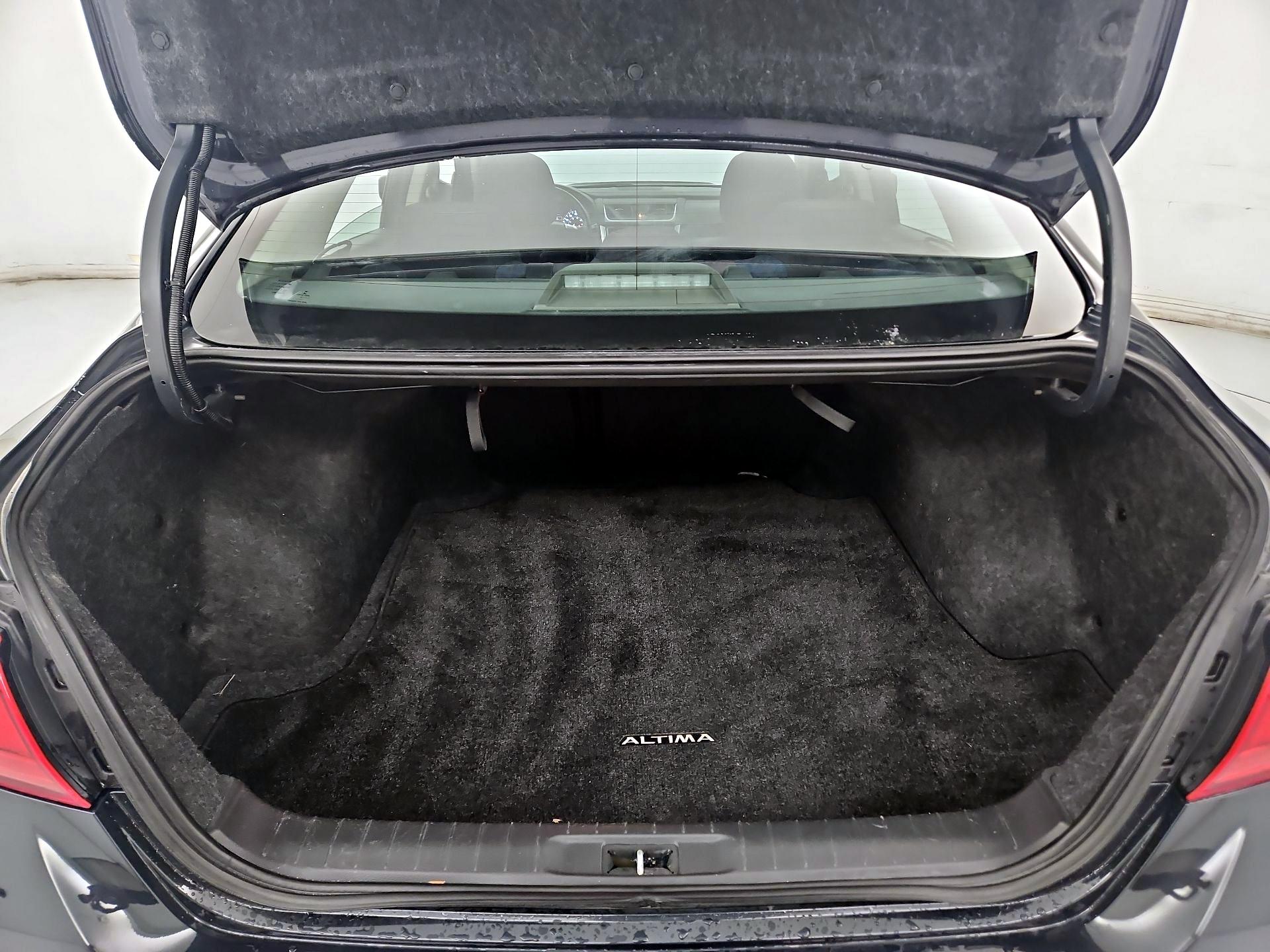 Thumbnail: 2018 Nissan Altima - 20