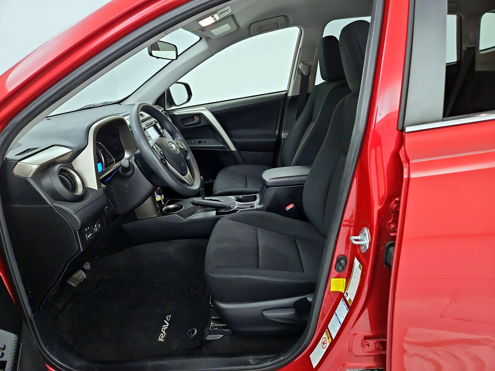 Thumbnail: 2015 Toyota RAV4 - 11