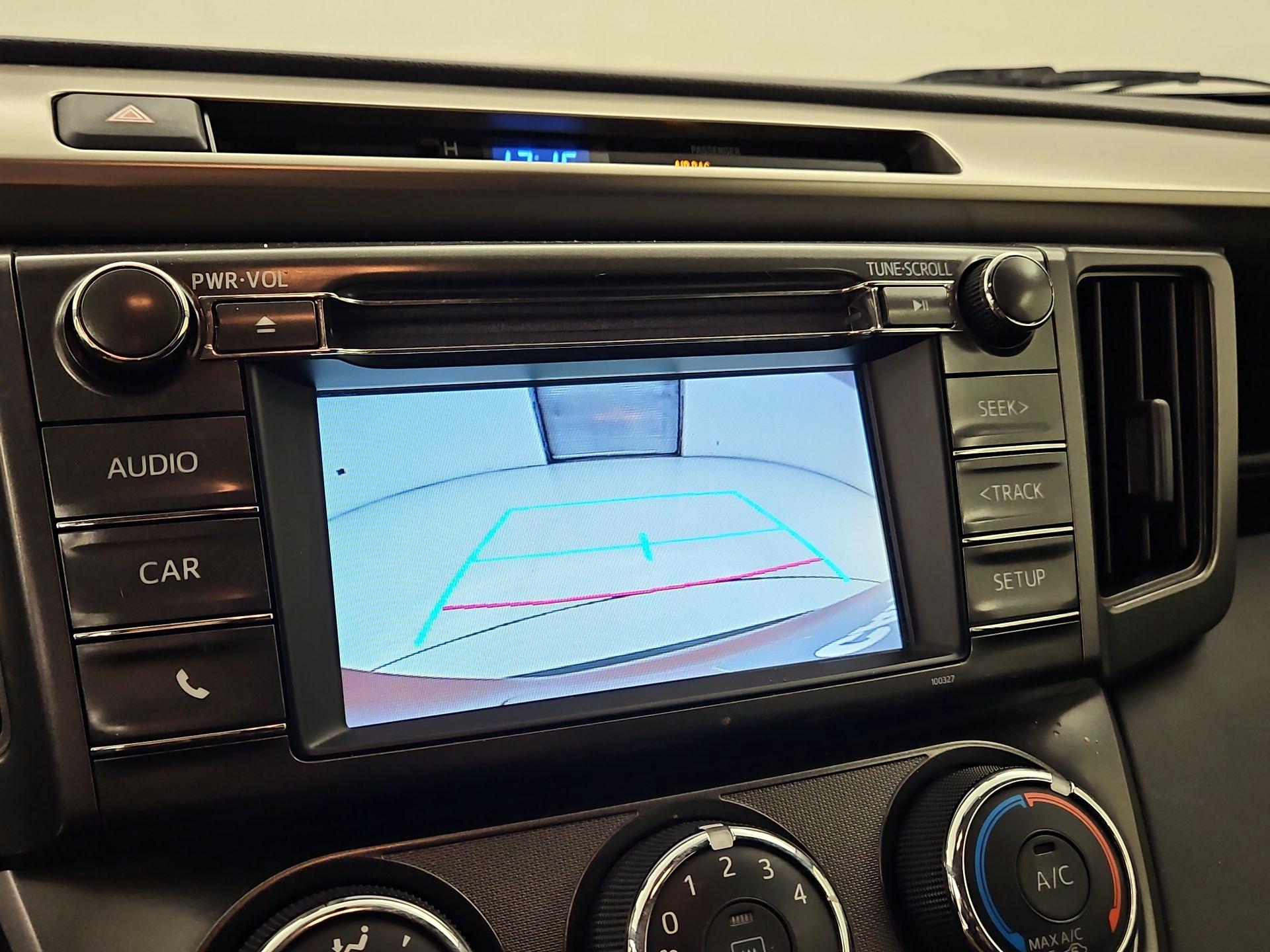 Thumbnail: 2015 Toyota RAV4 - 14