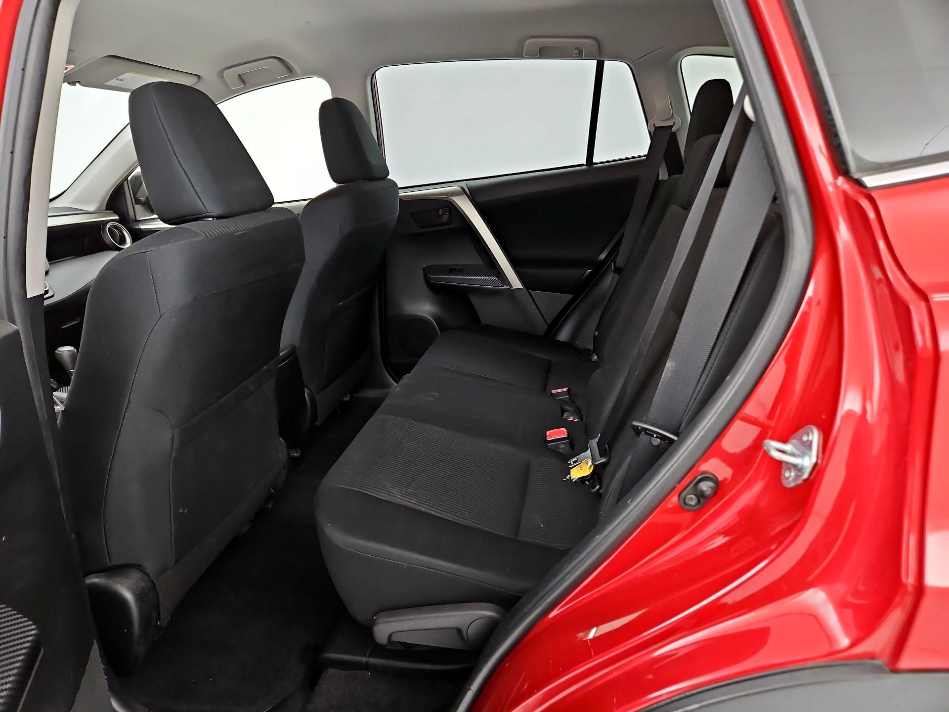 Thumbnail: 2015 Toyota RAV4 - 19