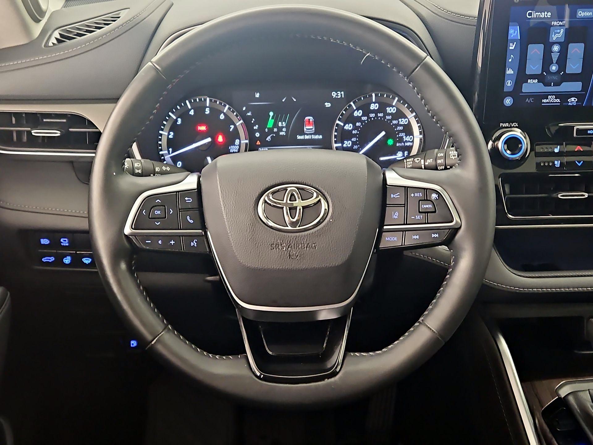 Thumbnail: 2021 Toyota Highlander - 10