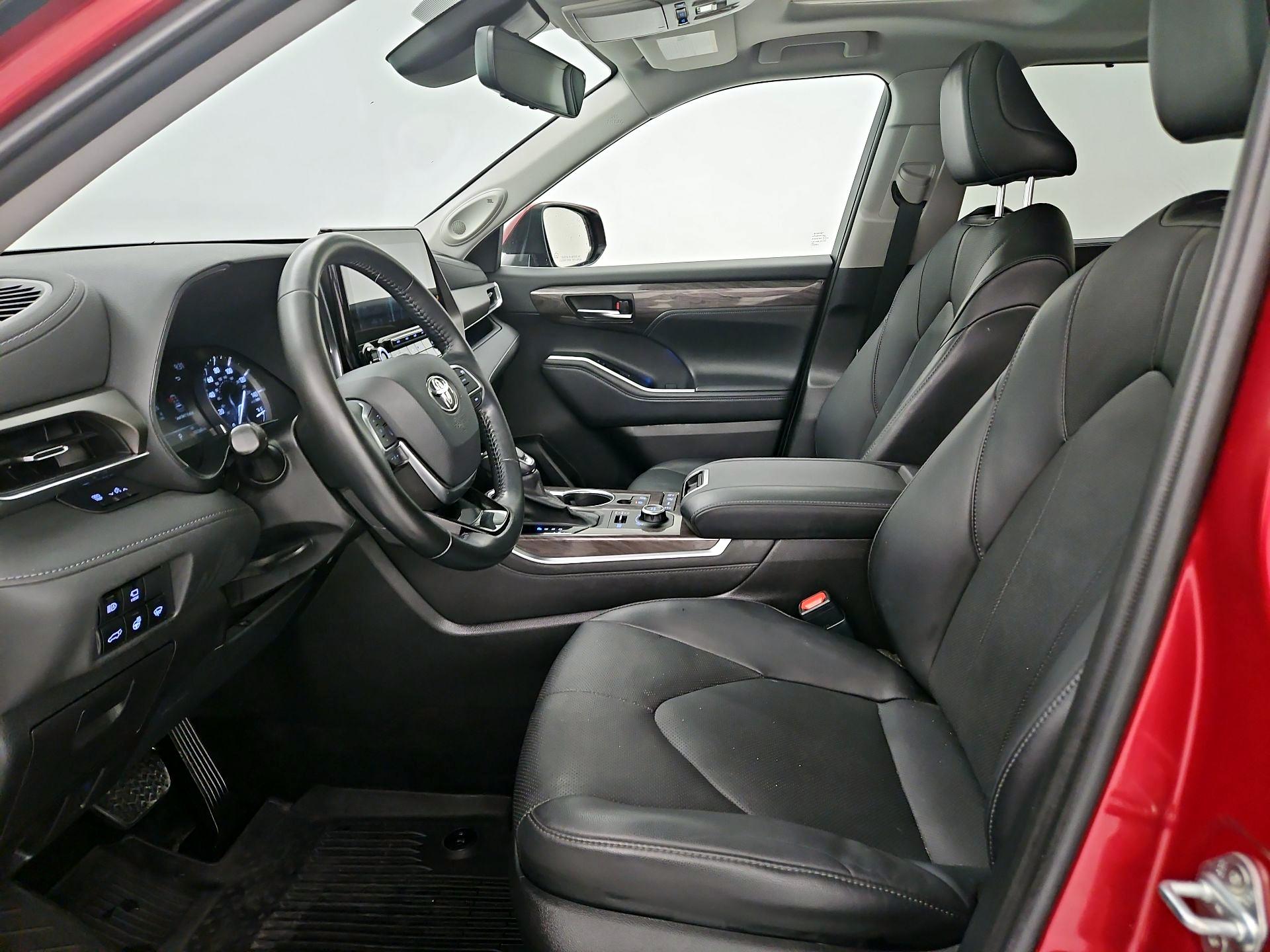 Thumbnail: 2021 Toyota Highlander - 11