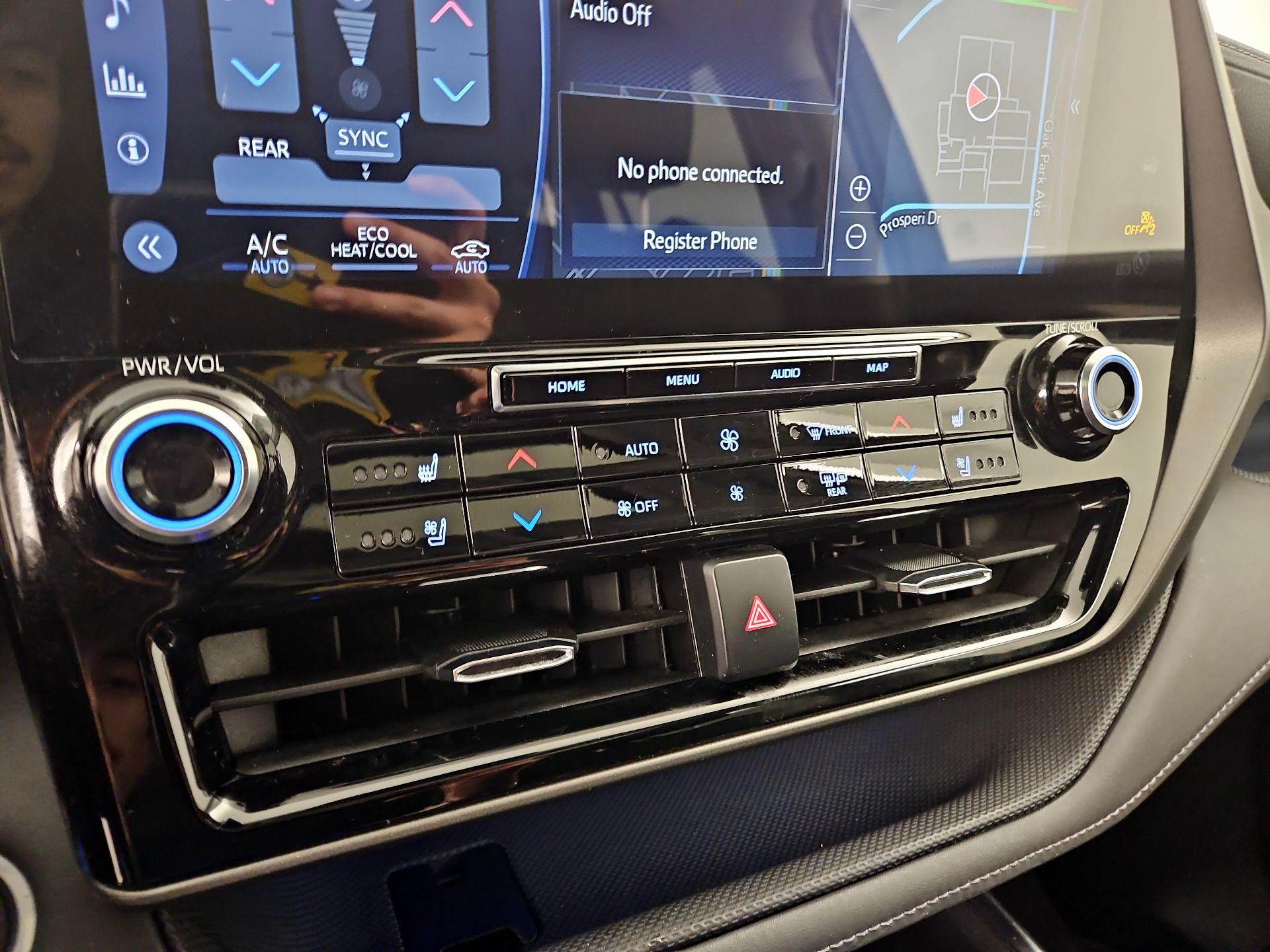 Thumbnail: 2021 Toyota Highlander - 17