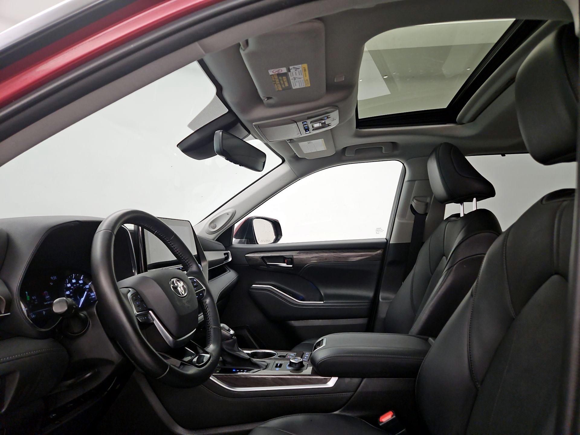 Thumbnail: 2021 Toyota Highlander - 20