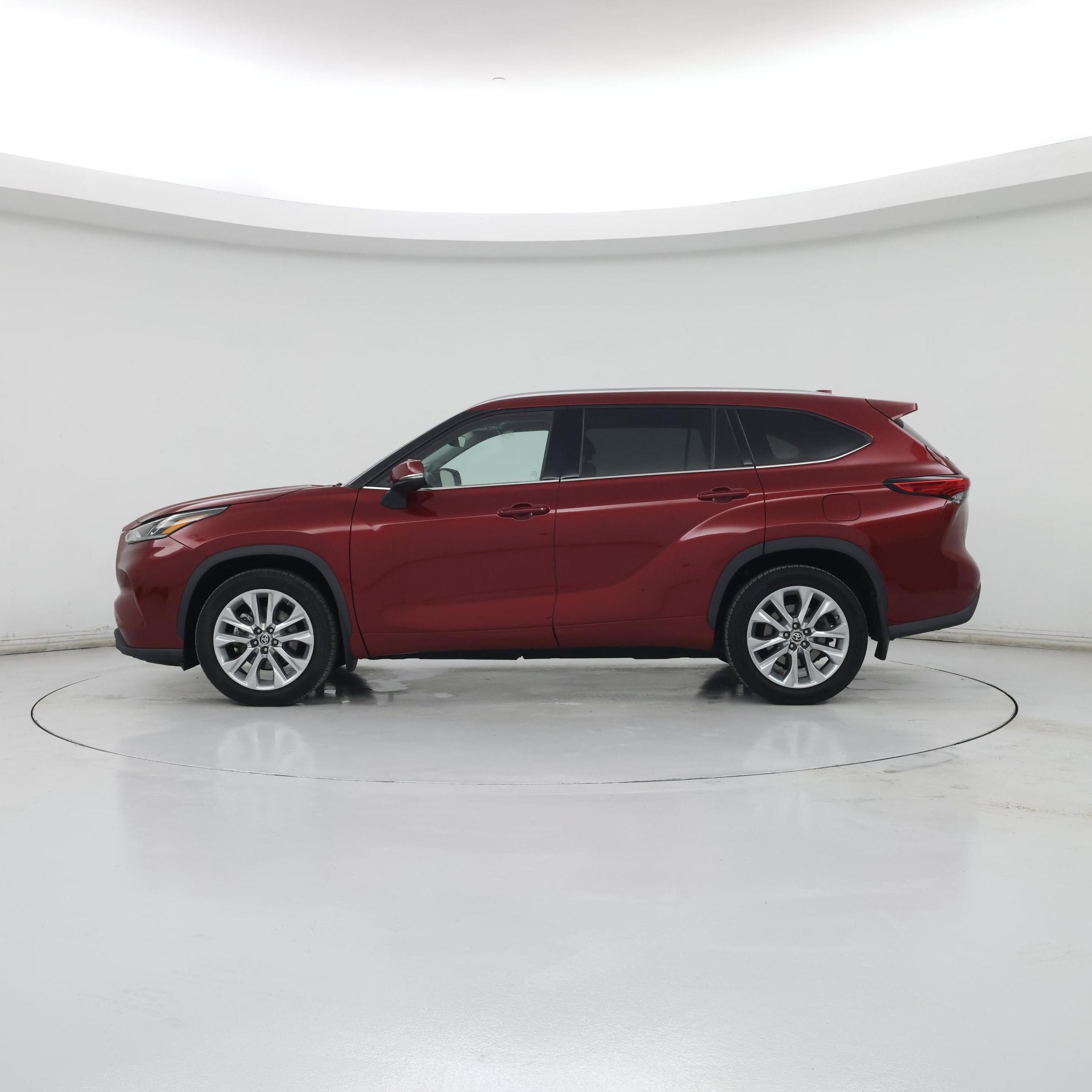 Thumbnail: 2021 Toyota Highlander - 3