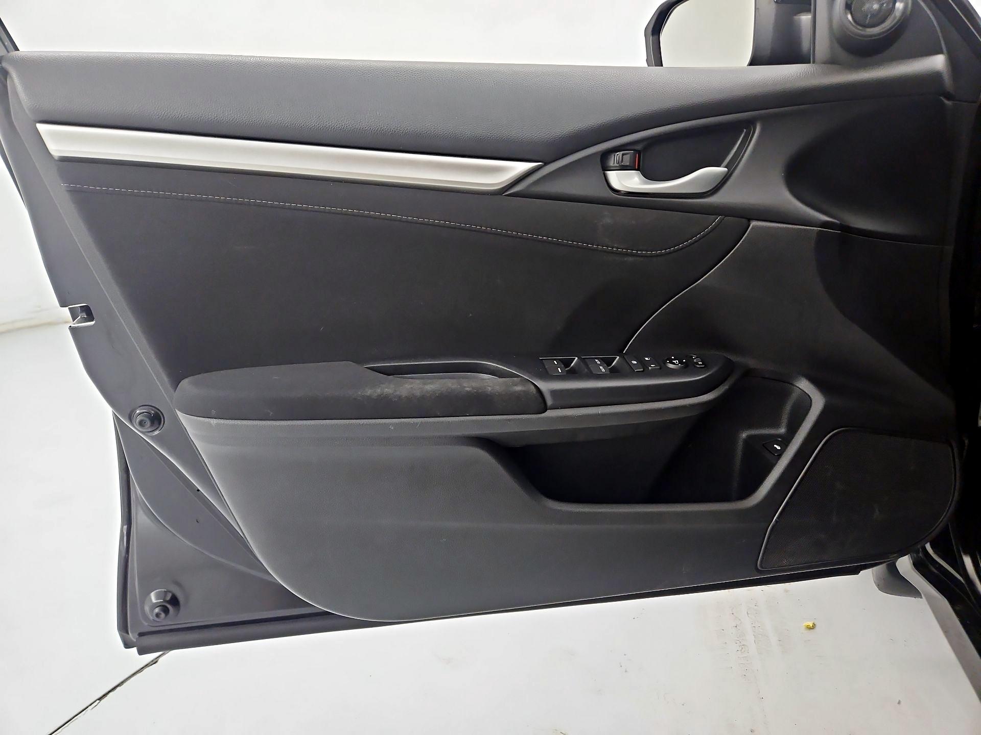 Thumbnail: 2017 Honda Civic - 12