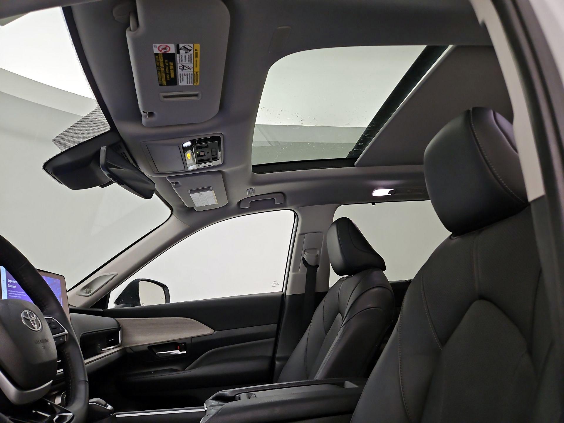 Thumbnail: 2025 Toyota Highlander - 19