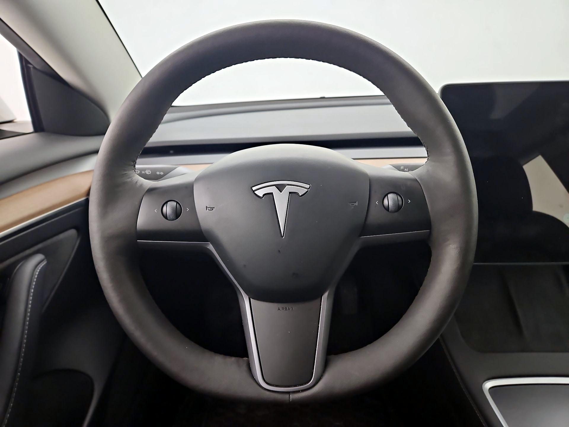 Thumbnail: 2023 Tesla Model 3 - 10