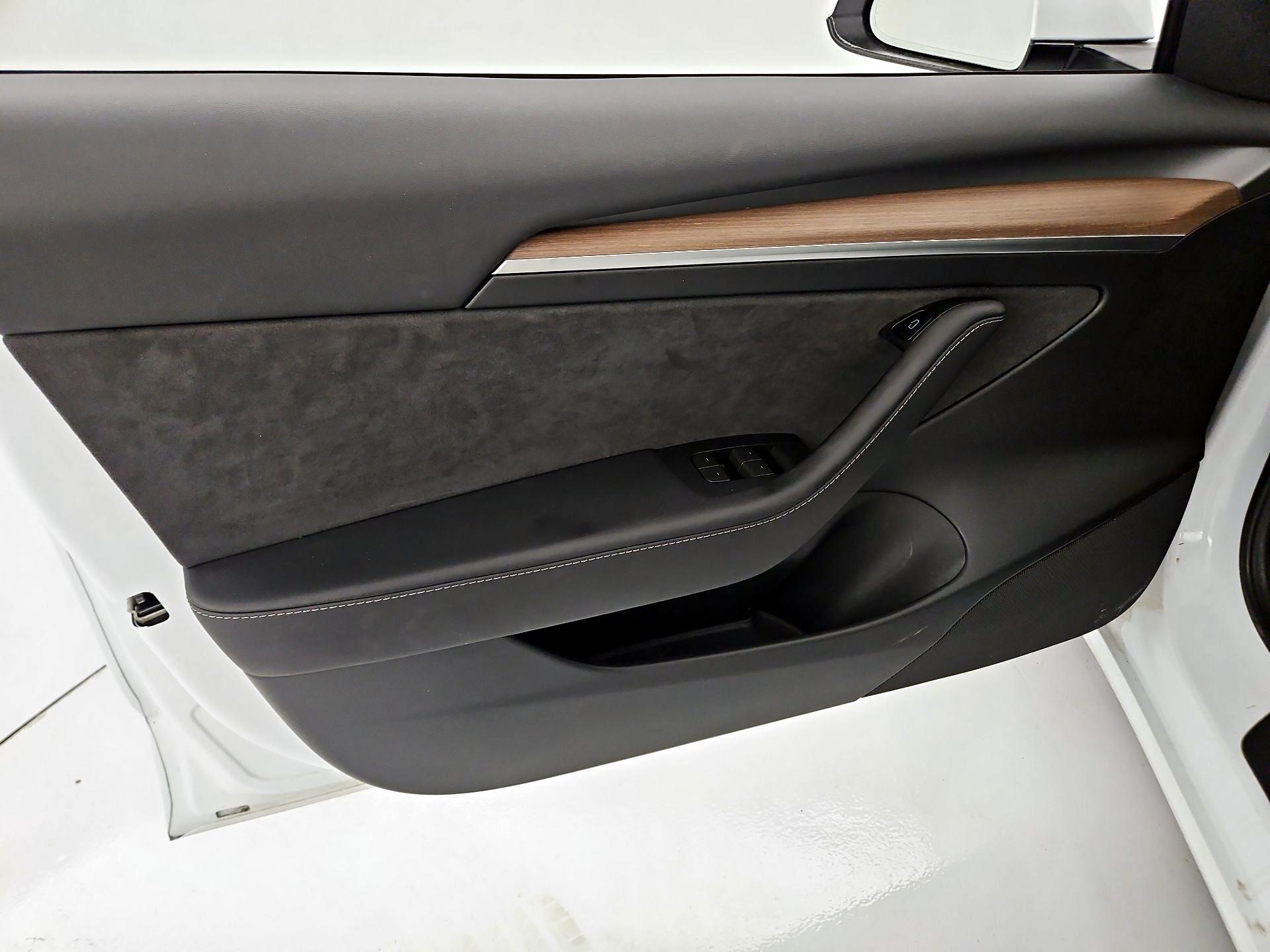 Thumbnail: 2023 Tesla Model 3 - 12