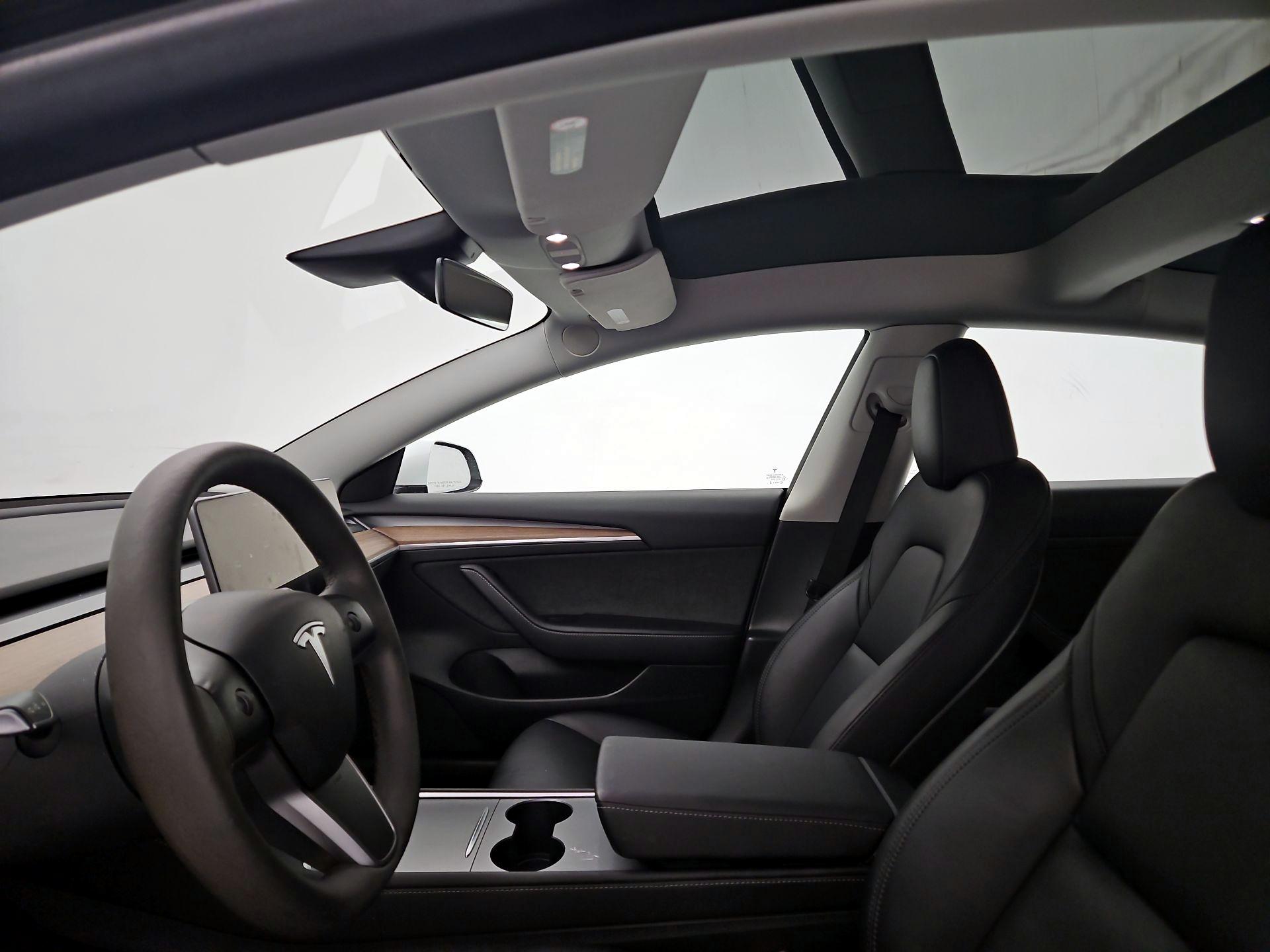 Thumbnail: 2023 Tesla Model 3 - 19