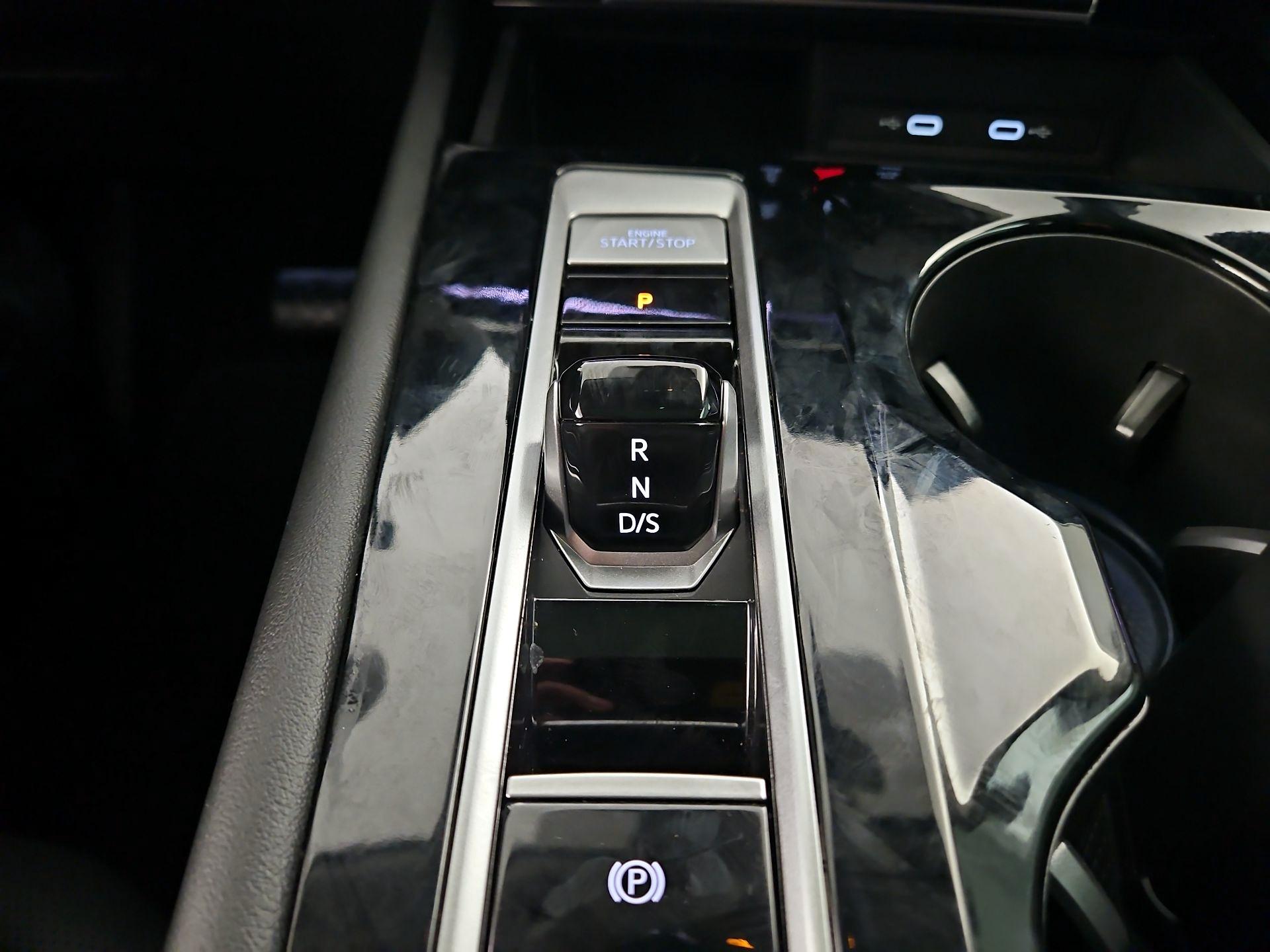 Thumbnail: 2024 Volkswagen Atlas - 17