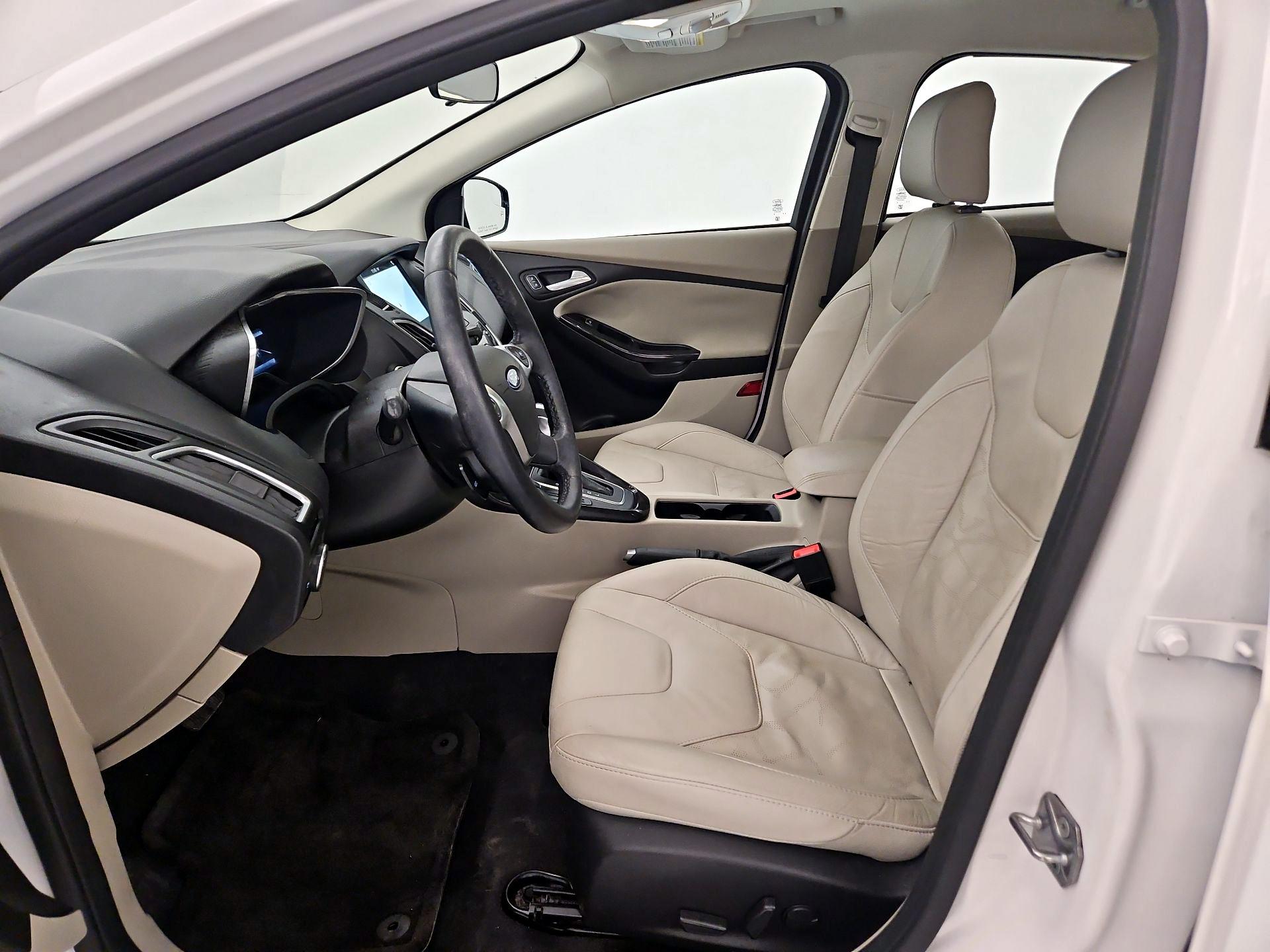 Thumbnail: 2016 Ford Focus - 11