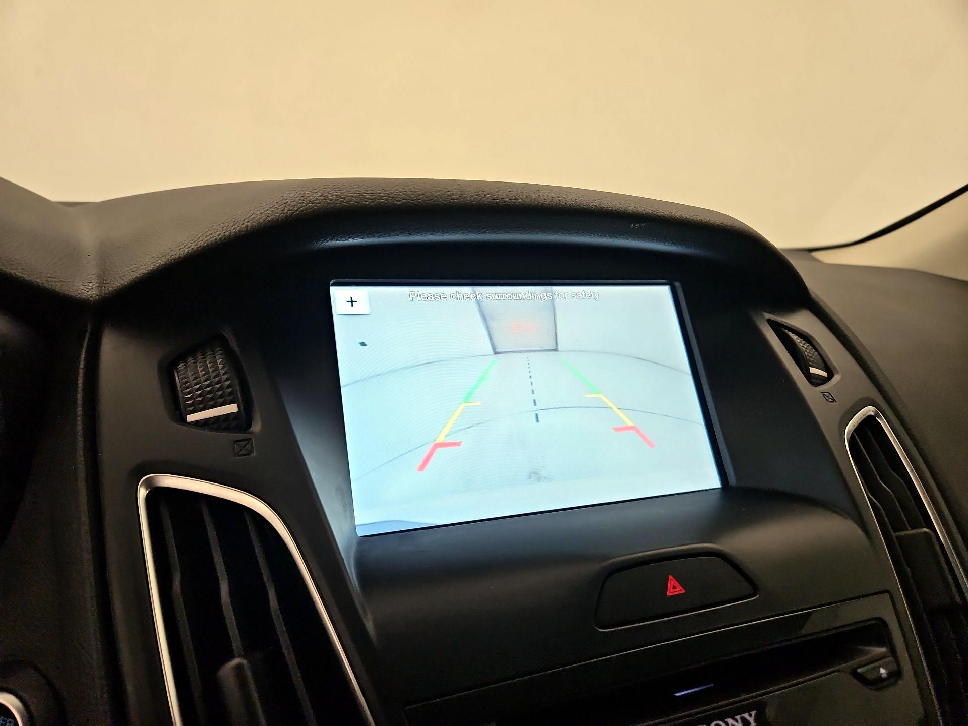 Thumbnail: 2016 Ford Focus - 15