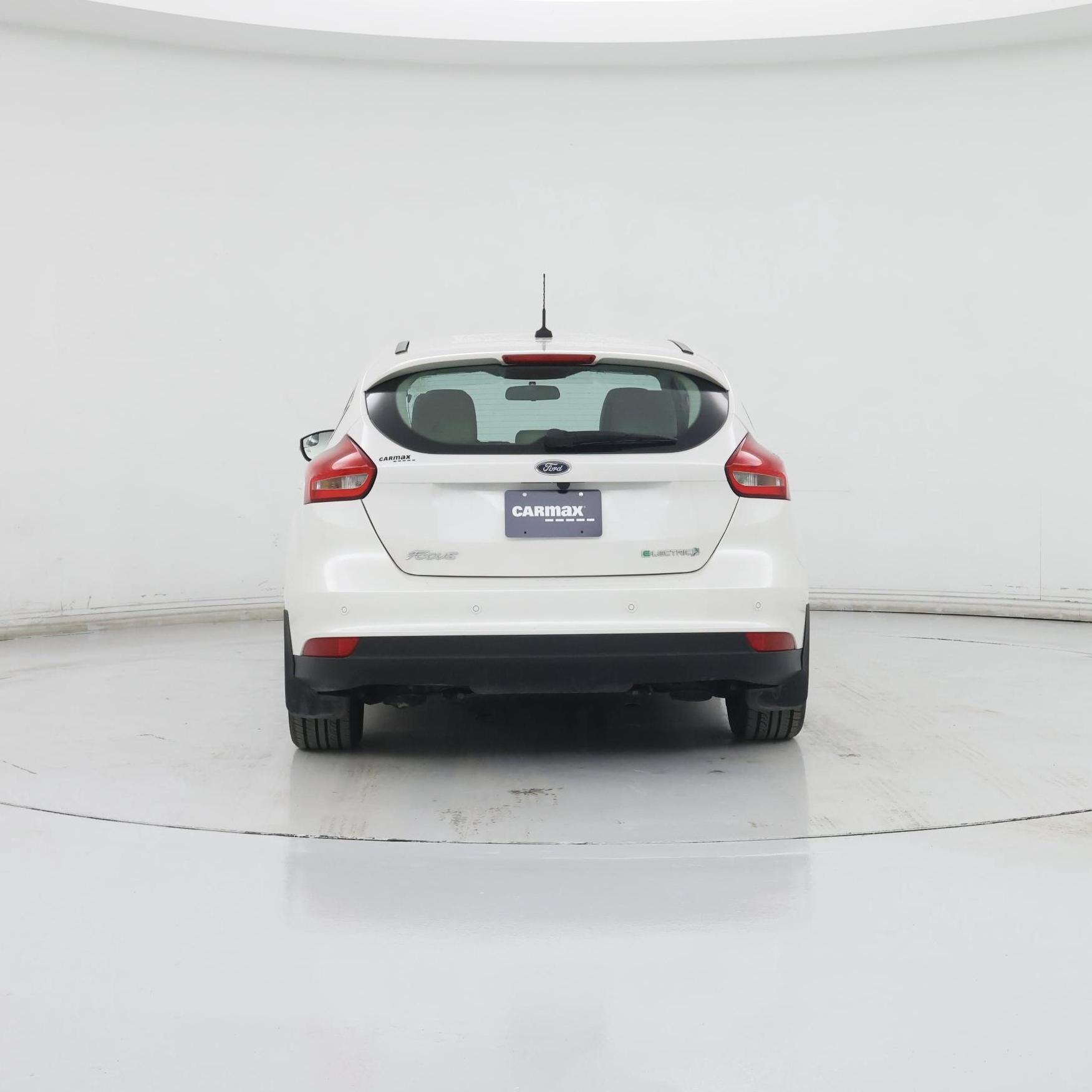 Thumbnail: 2016 Ford Focus - 6