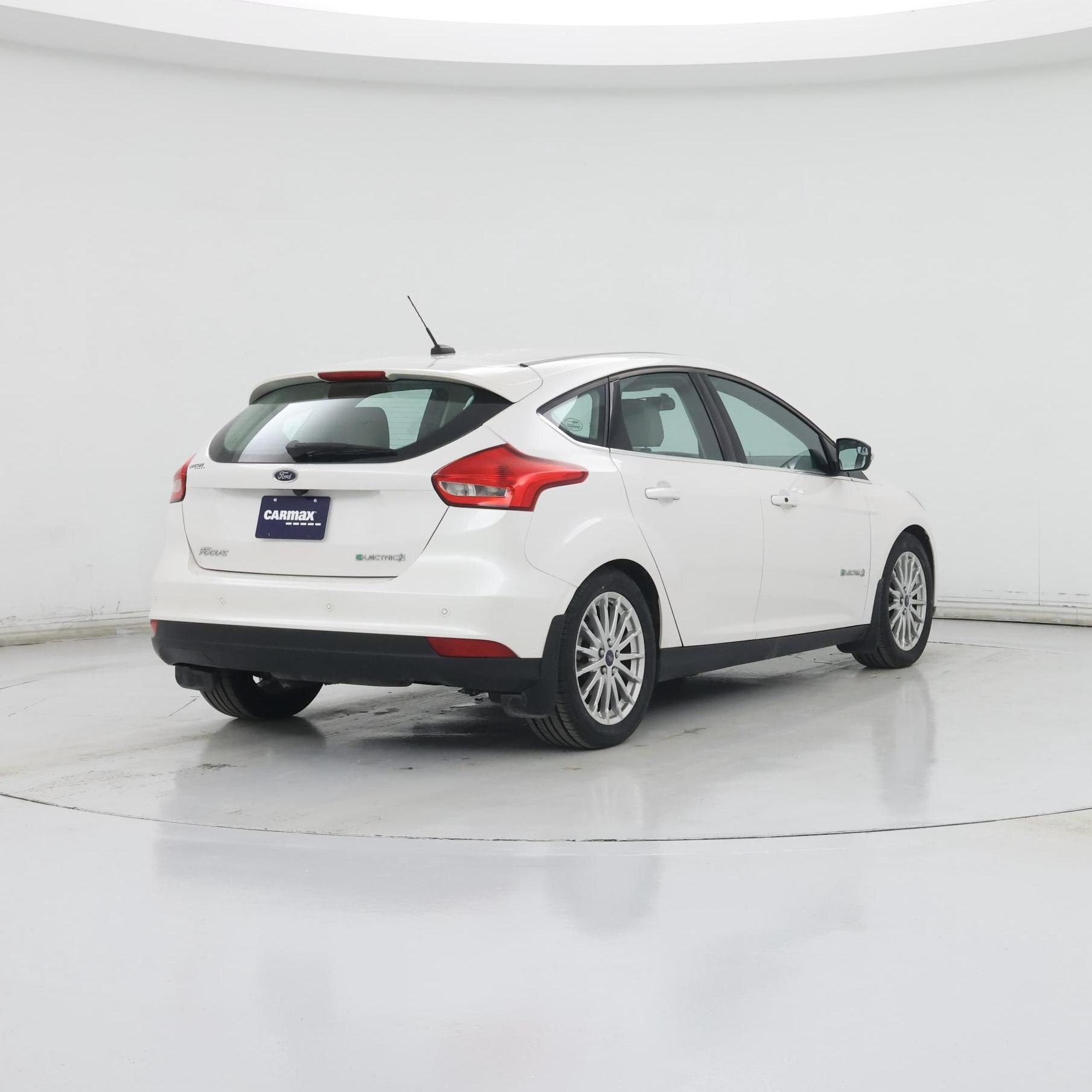 Thumbnail: 2016 Ford Focus - 8