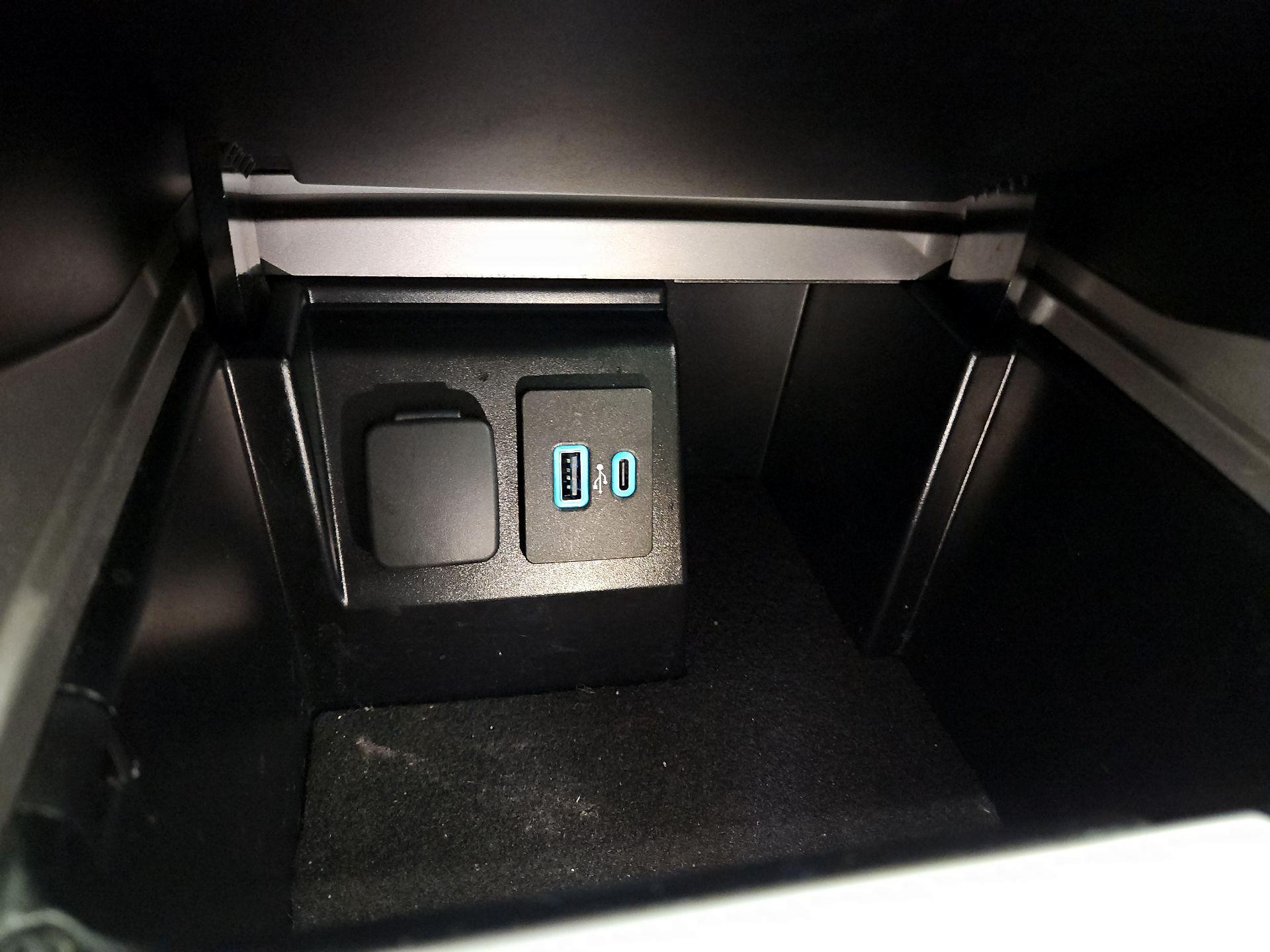 Thumbnail: 2021 Ford Explorer - 19