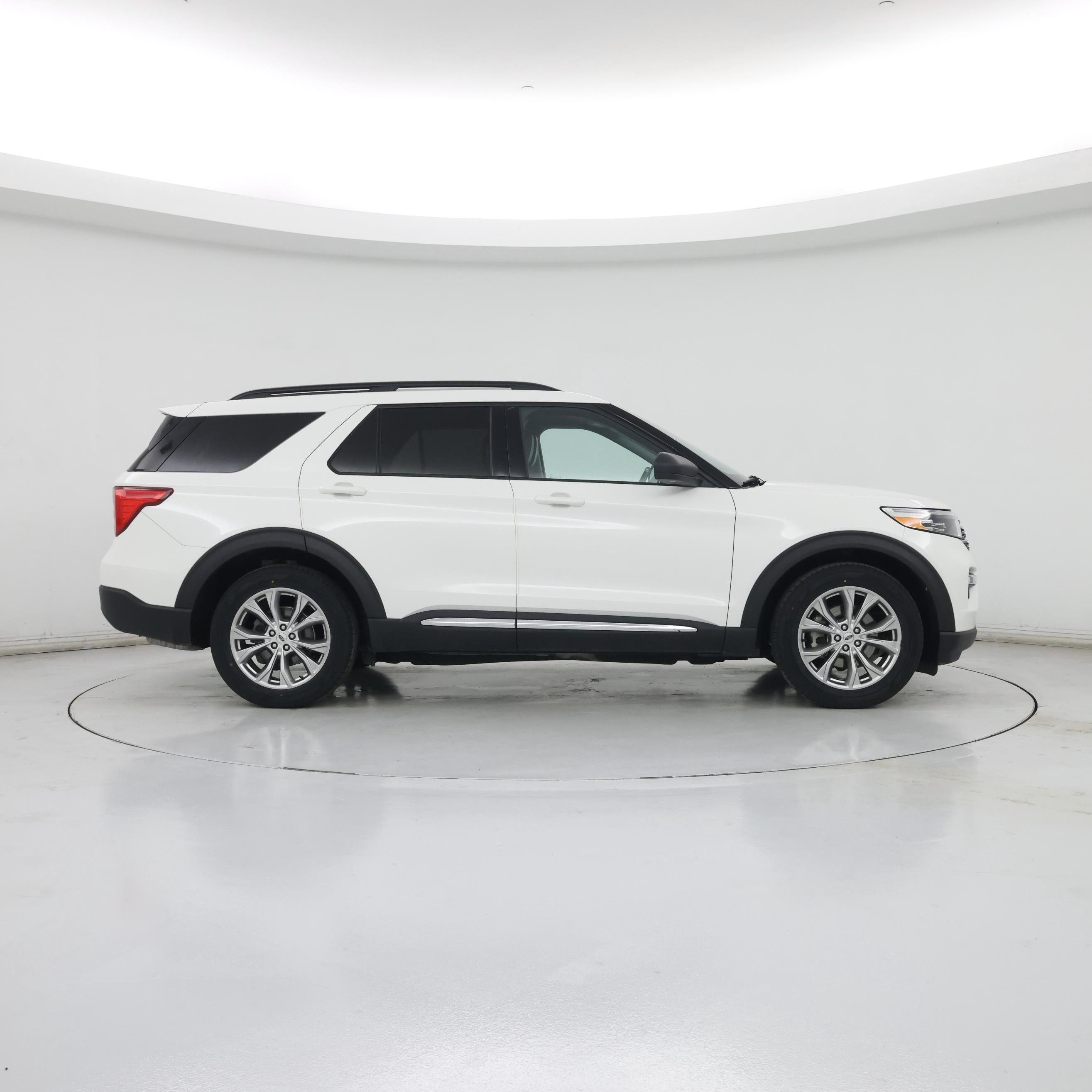 Thumbnail: 2021 Ford Explorer - 7