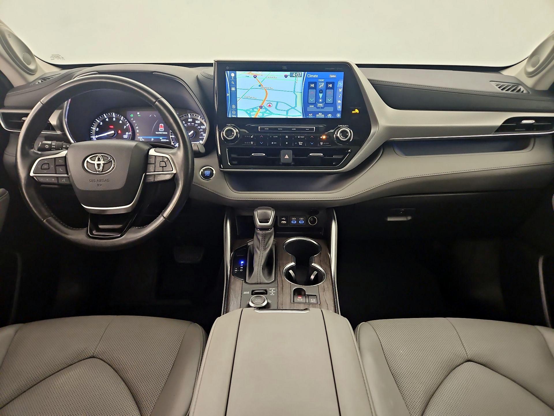 Thumbnail: 2022 Toyota Highlander - 9