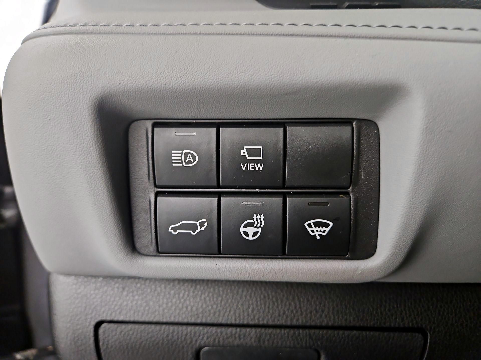 Thumbnail: 2022 Toyota Highlander - 13