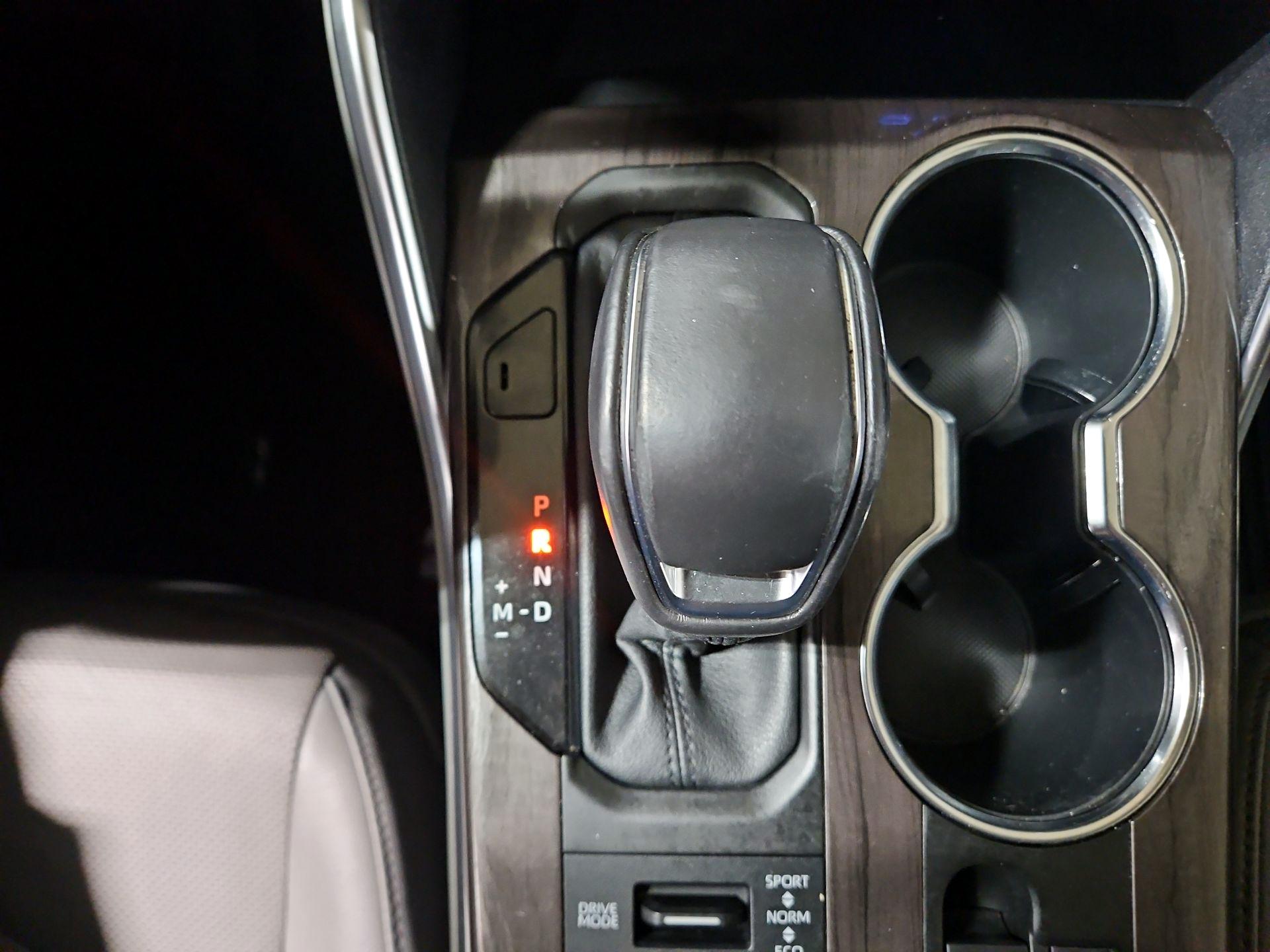 Thumbnail: 2022 Toyota Highlander - 18