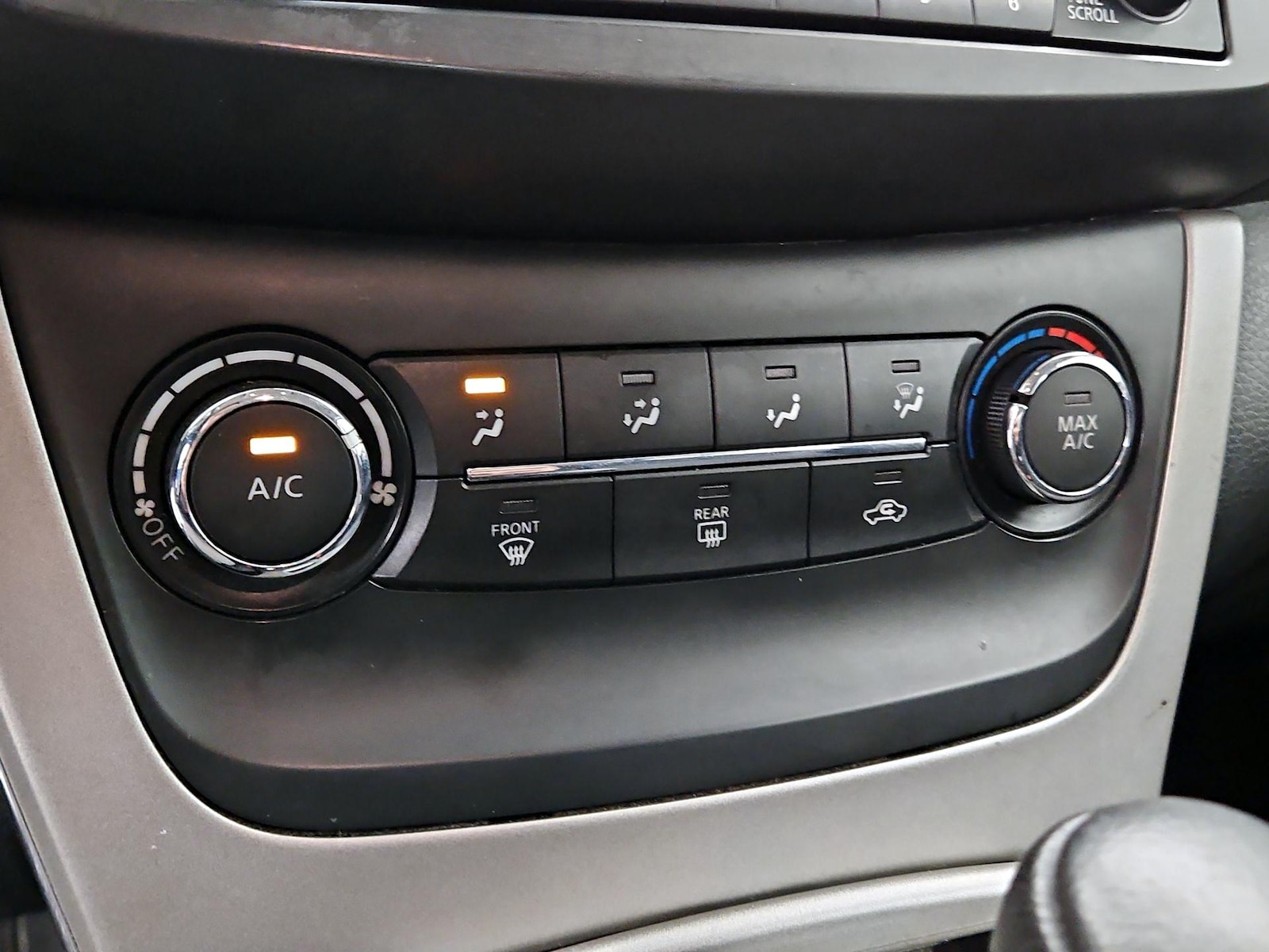 2015 Nissan Sentra SV - Photo 17