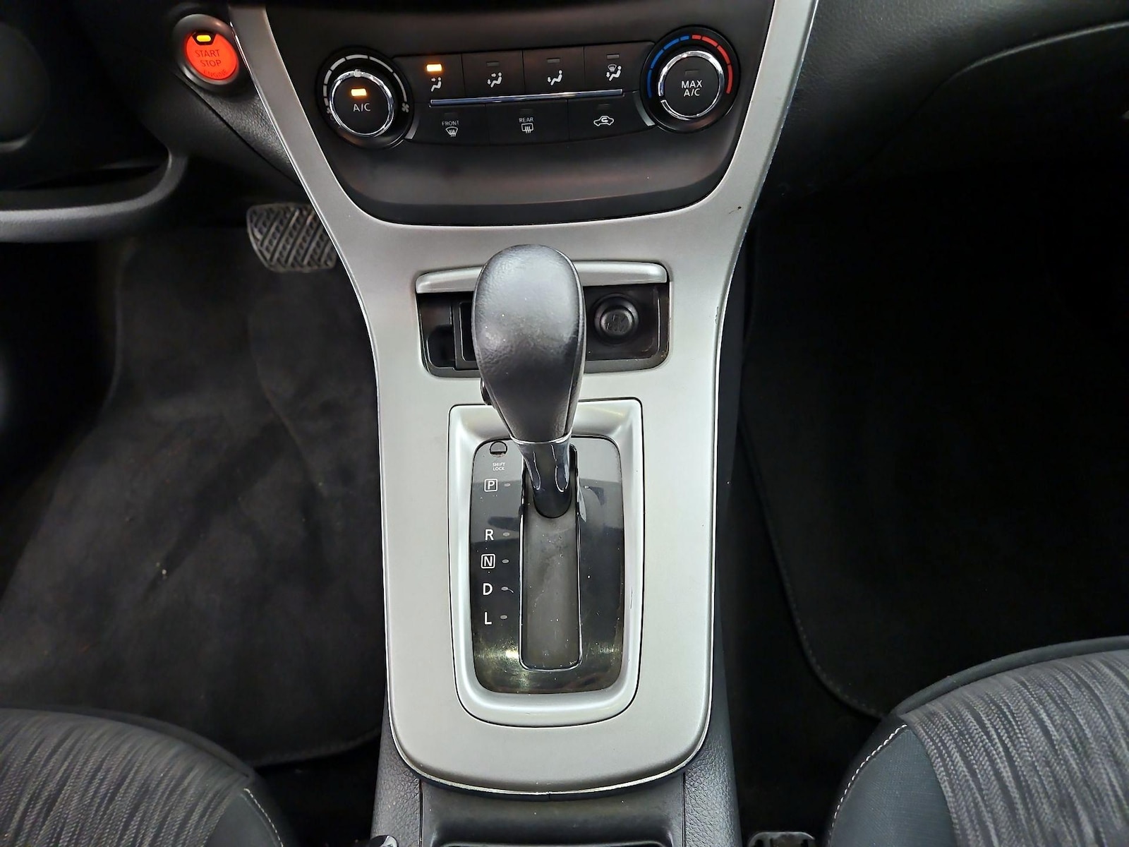 2015 Nissan Sentra SV - Photo 18