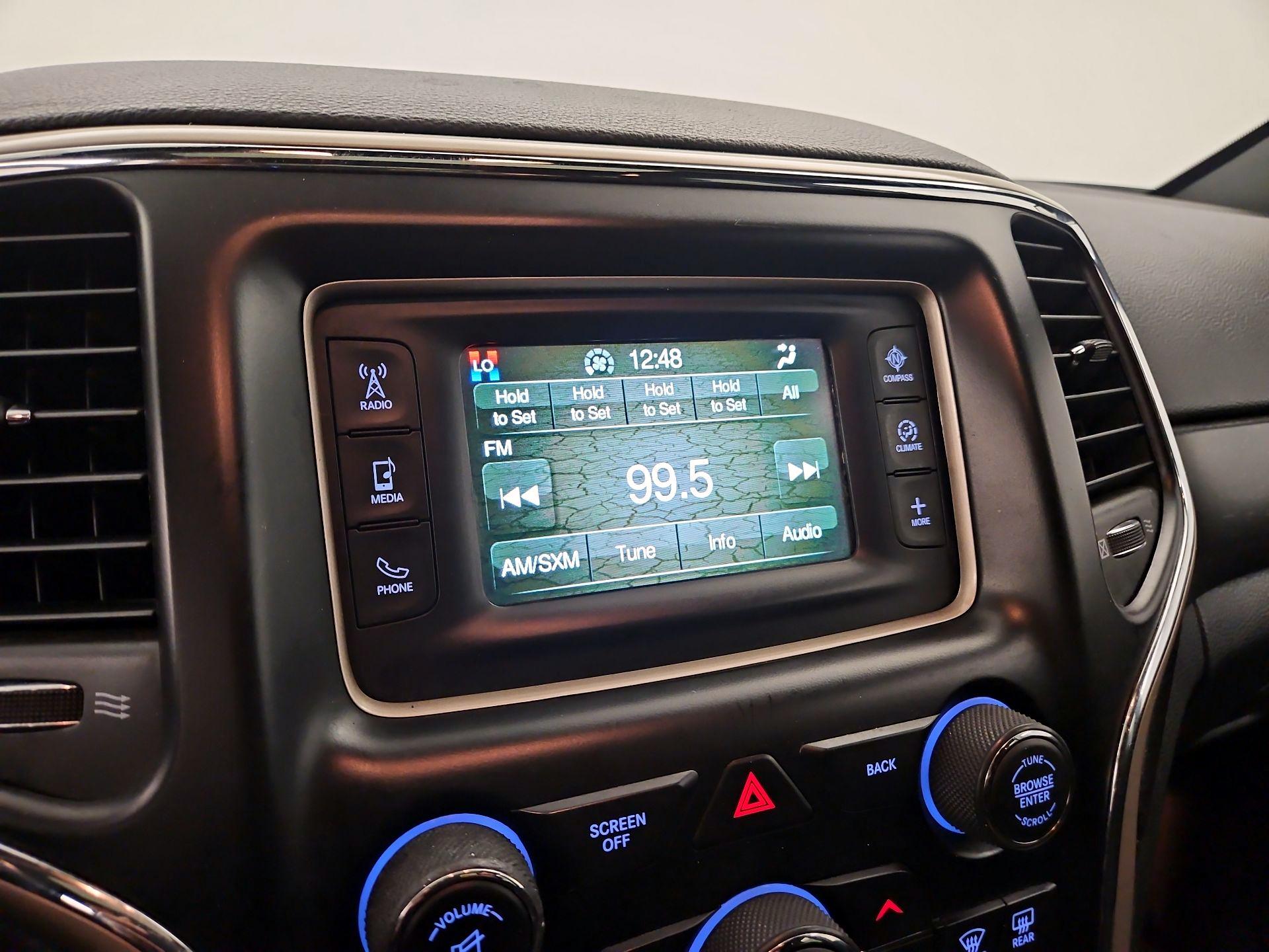Thumbnail: 2015 Jeep Grand Cherokee - 14
