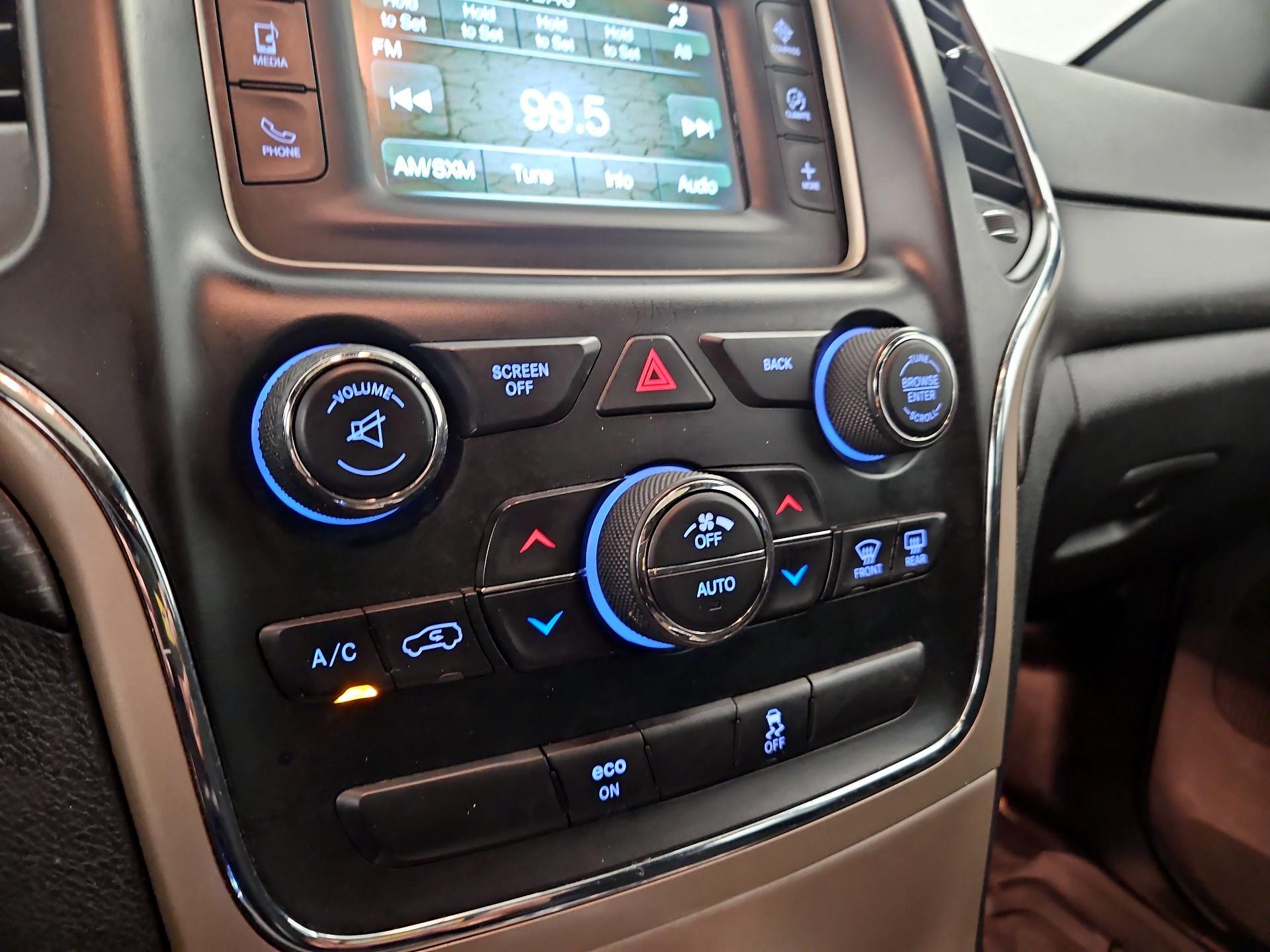 Thumbnail: 2015 Jeep Grand Cherokee - 15