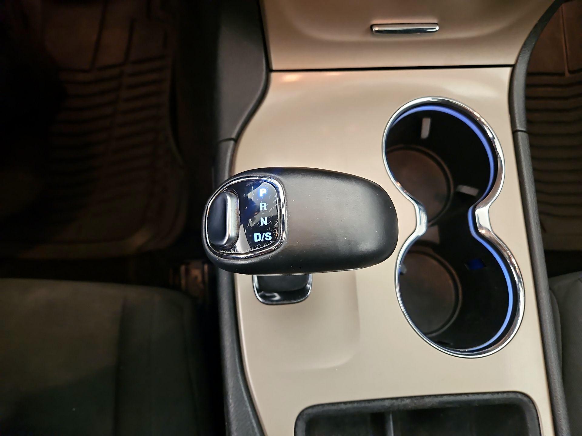 Thumbnail: 2015 Jeep Grand Cherokee - 16