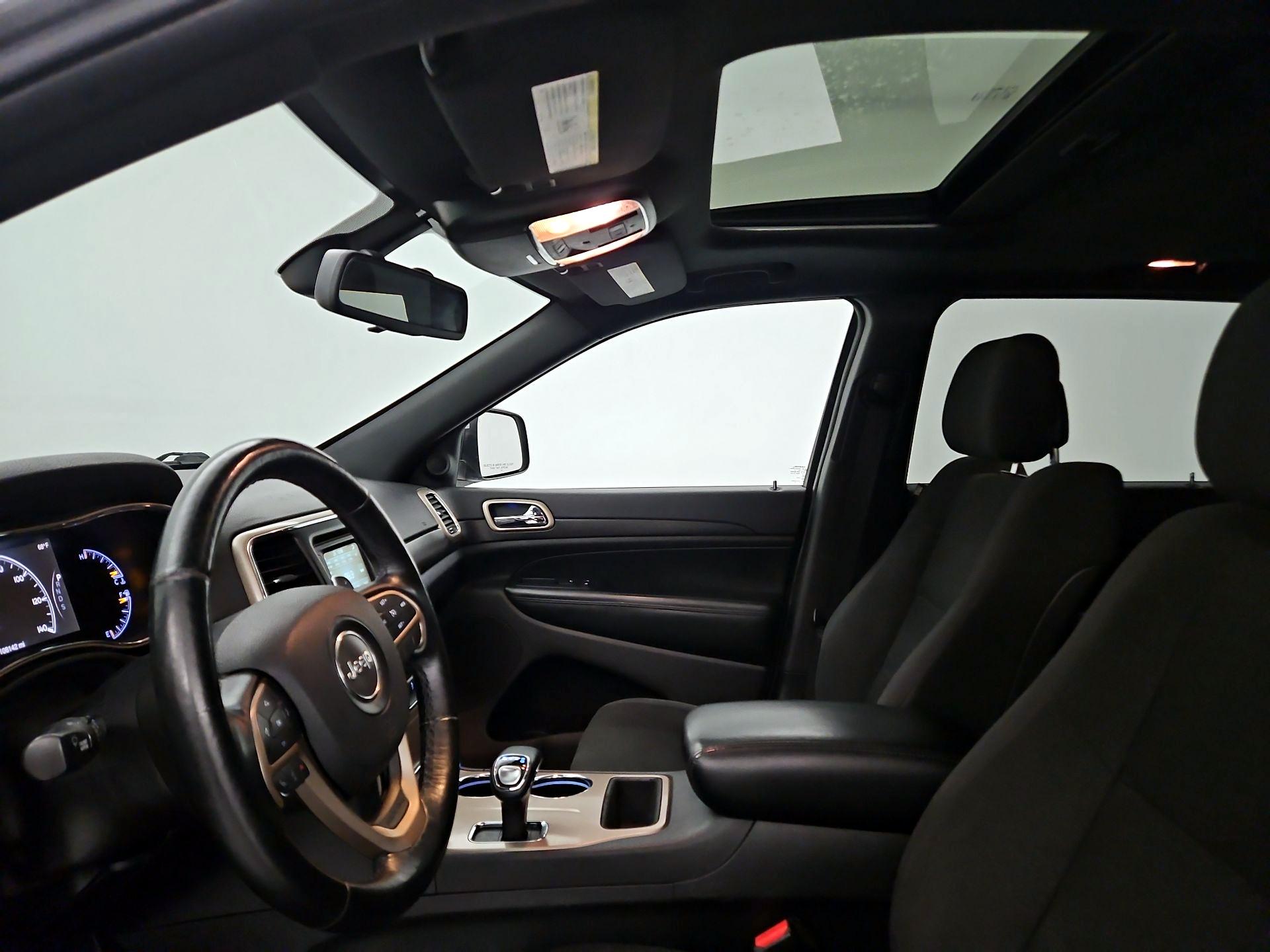 Thumbnail: 2015 Jeep Grand Cherokee - 18
