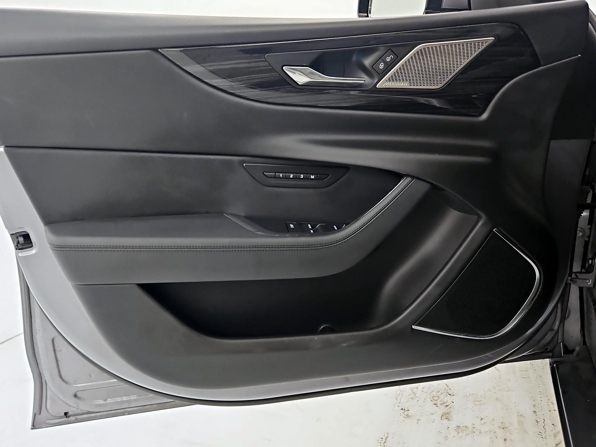 Thumbnail: 2020 Jaguar XE - 12