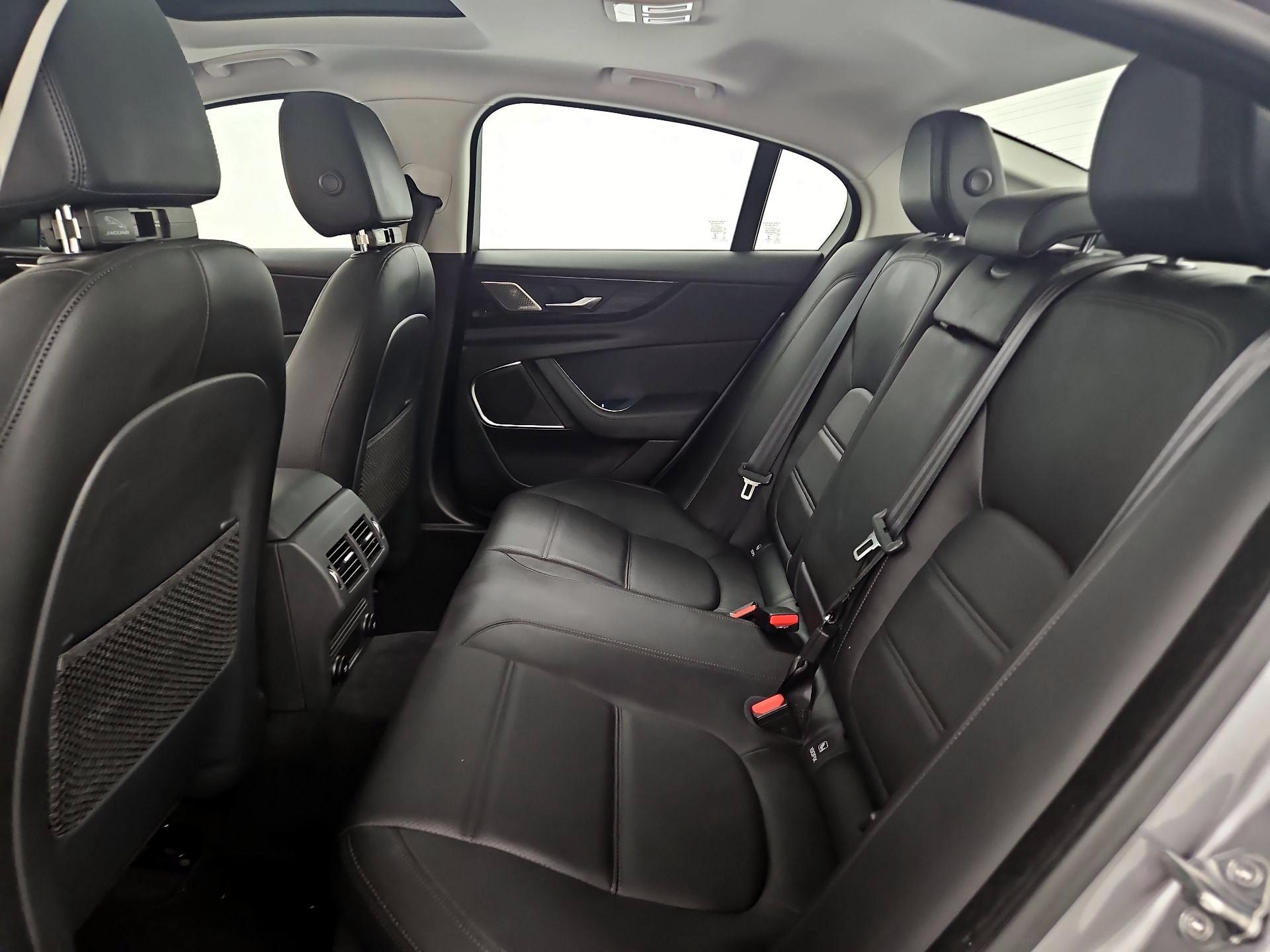 Thumbnail: 2020 Jaguar XE - 20