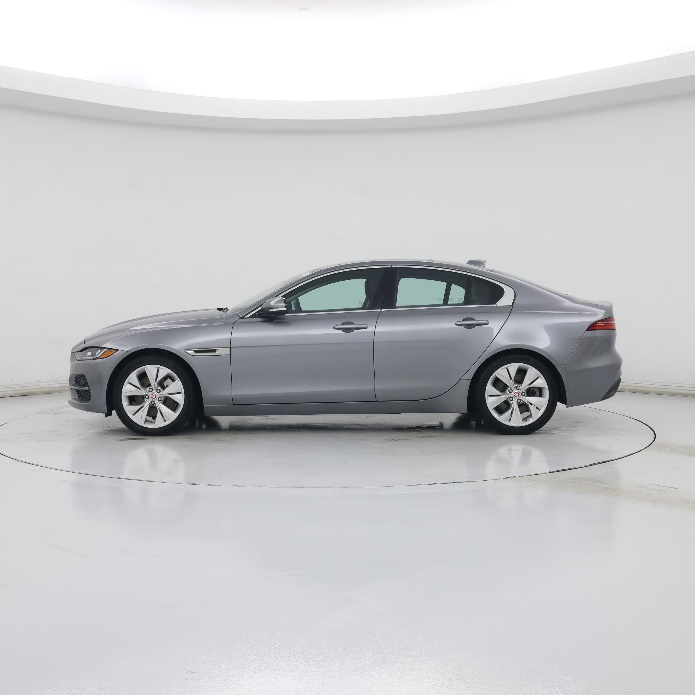 Thumbnail: 2020 Jaguar XE - 3