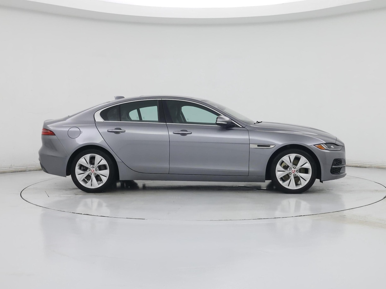 2020 Jaguar XE S - Photo 8