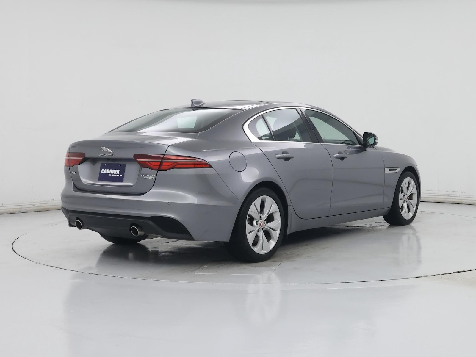 2020 Jaguar XE S - Photo 9