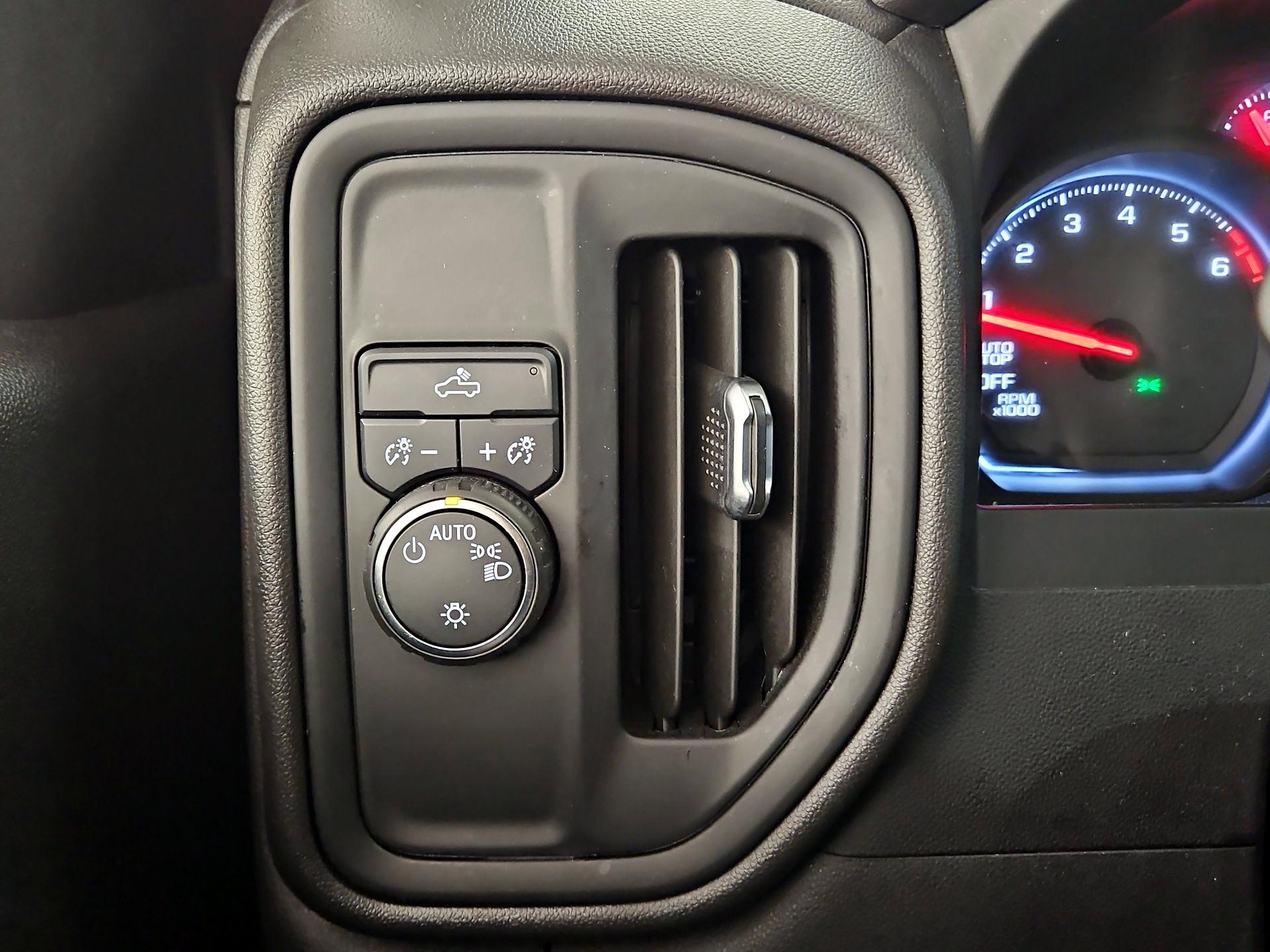 Thumbnail: 2020 Chevrolet Silverado 1500 - 13