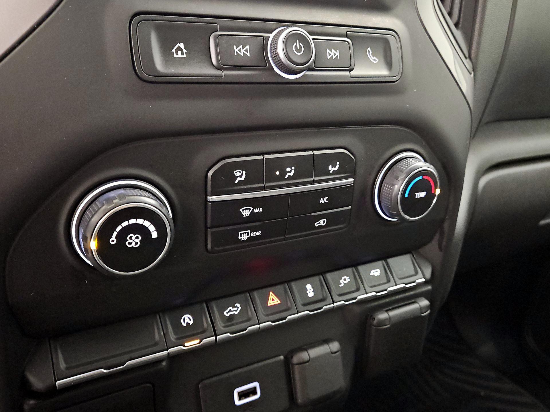 Thumbnail: 2020 Chevrolet Silverado 1500 - 16