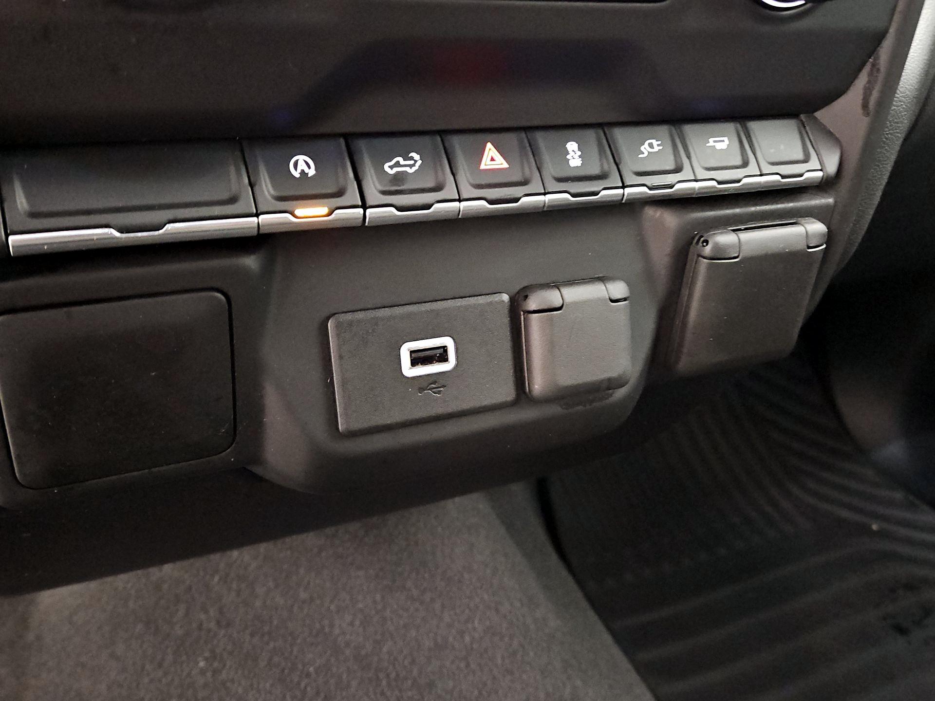 Thumbnail: 2020 Chevrolet Silverado 1500 - 18