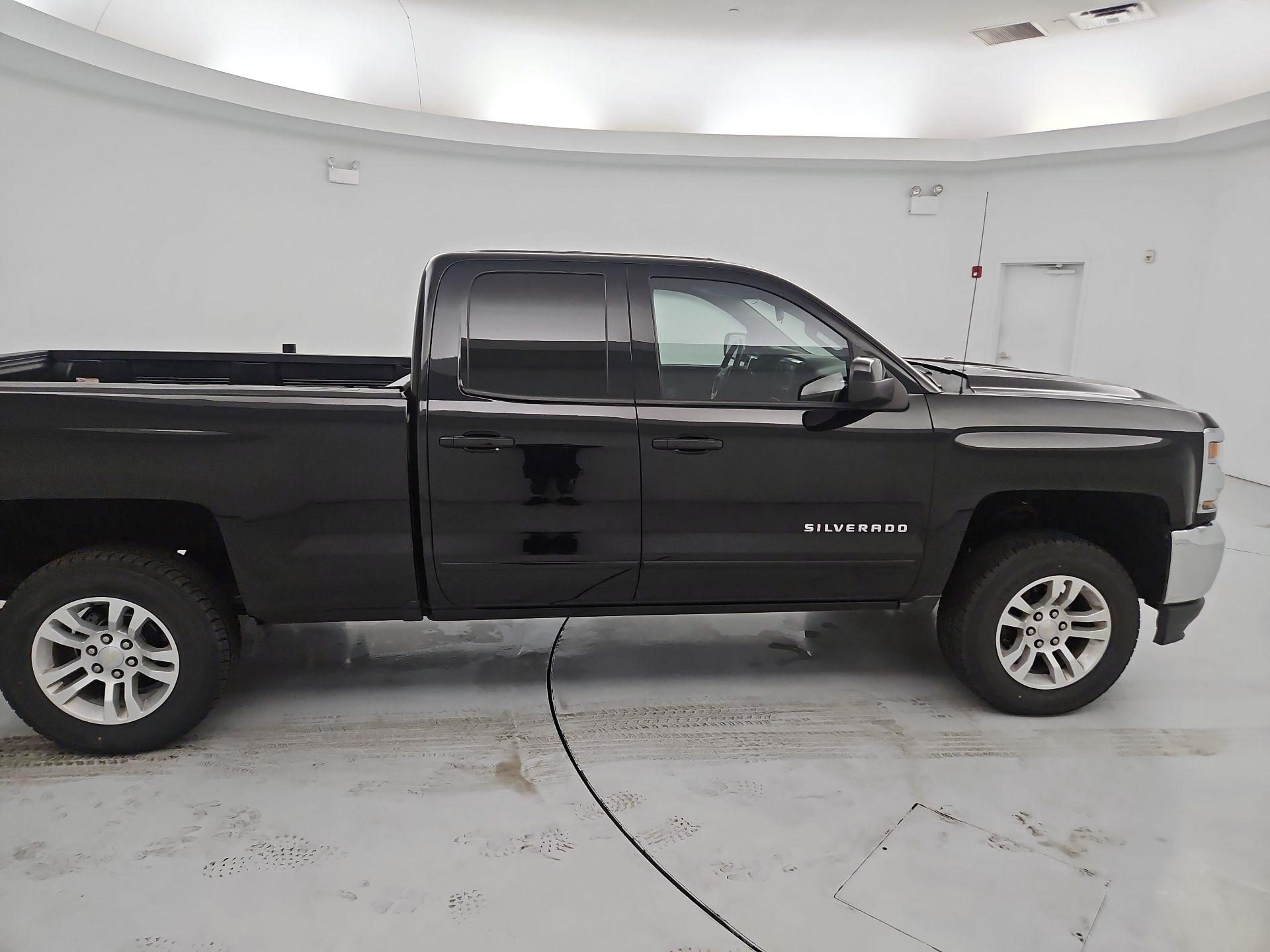 Thumbnail: 2018 Chevrolet Silverado 1500 - 4