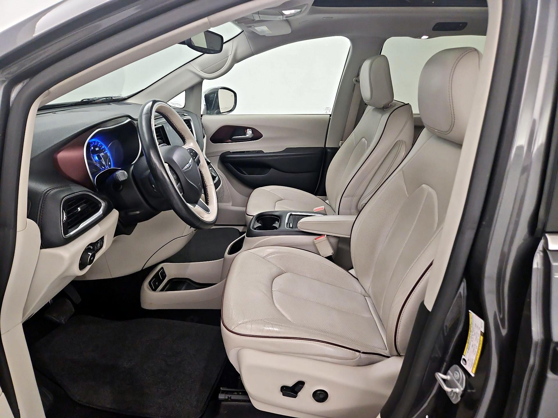 Thumbnail: 2018 Chrysler Pacifica - 11