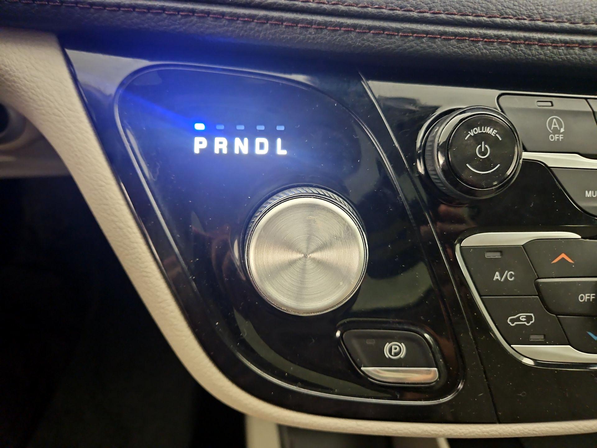 Thumbnail: 2018 Chrysler Pacifica - 18