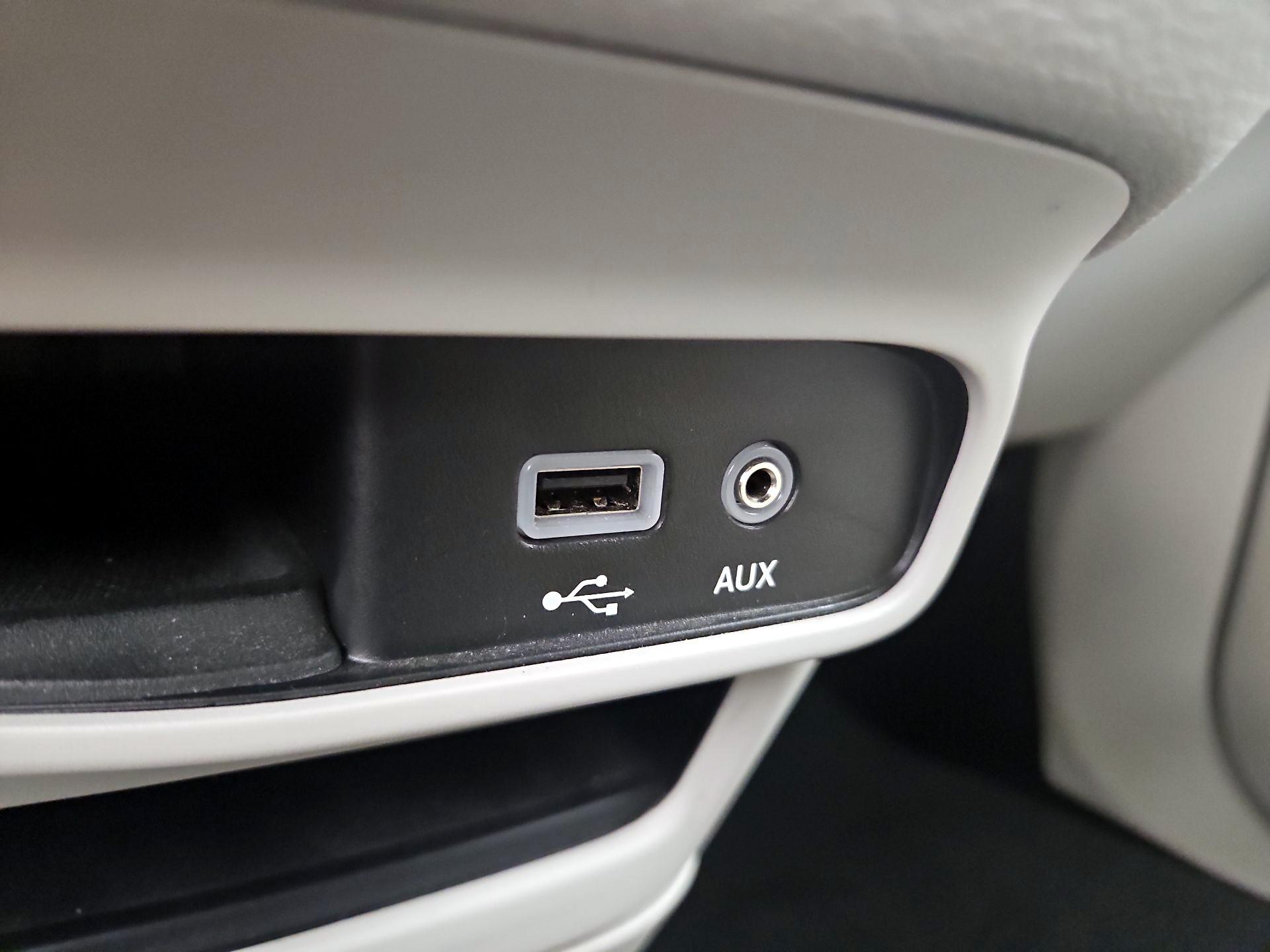 Thumbnail: 2018 Chrysler Pacifica - 19