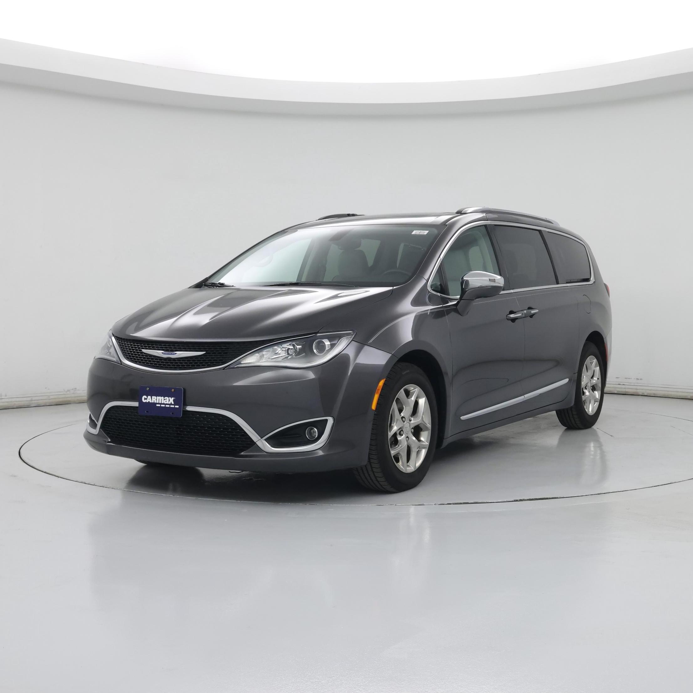 Thumbnail: 2018 Chrysler Pacifica - 4