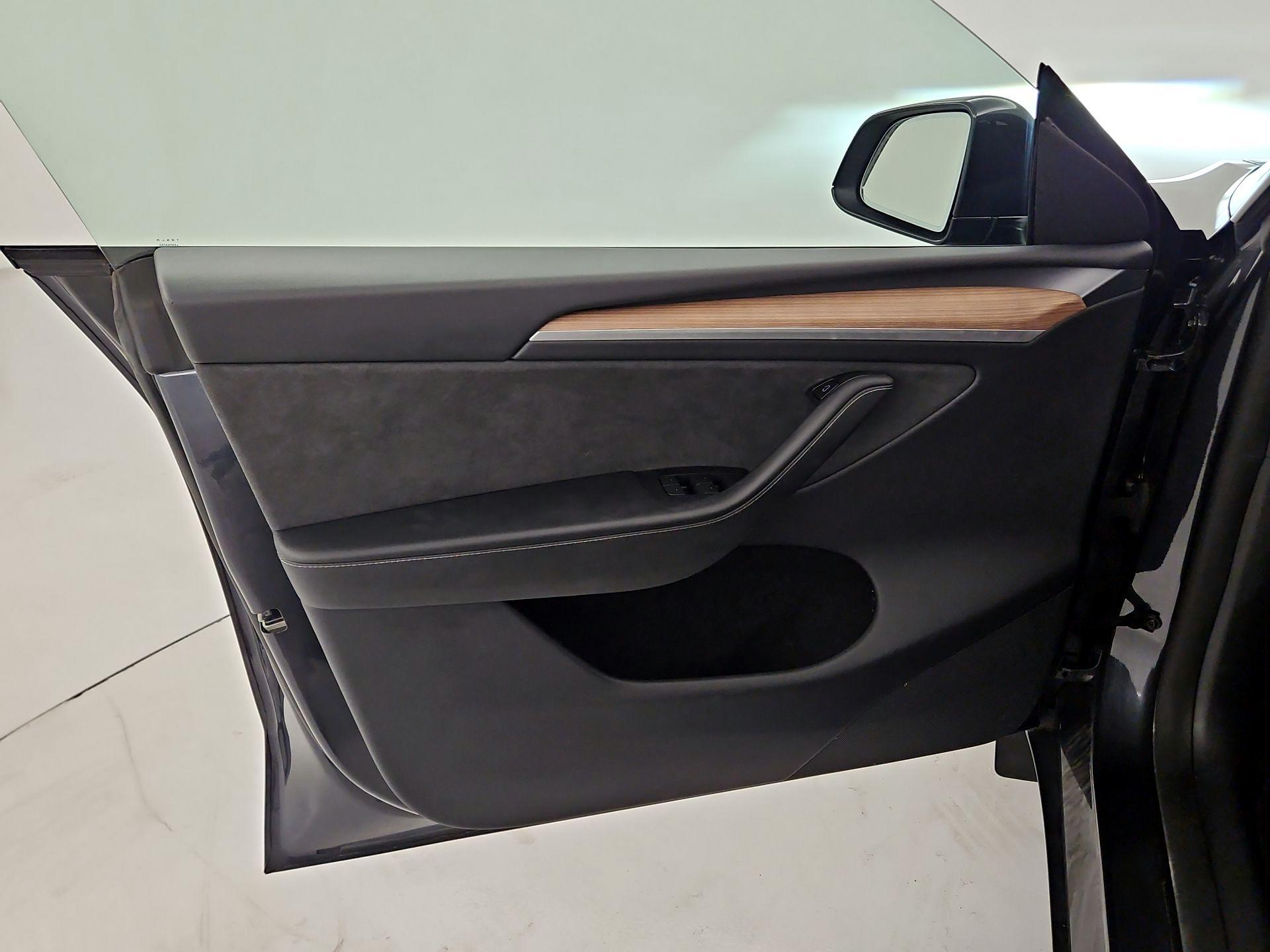 Thumbnail: 2024 Tesla Model Y - 12