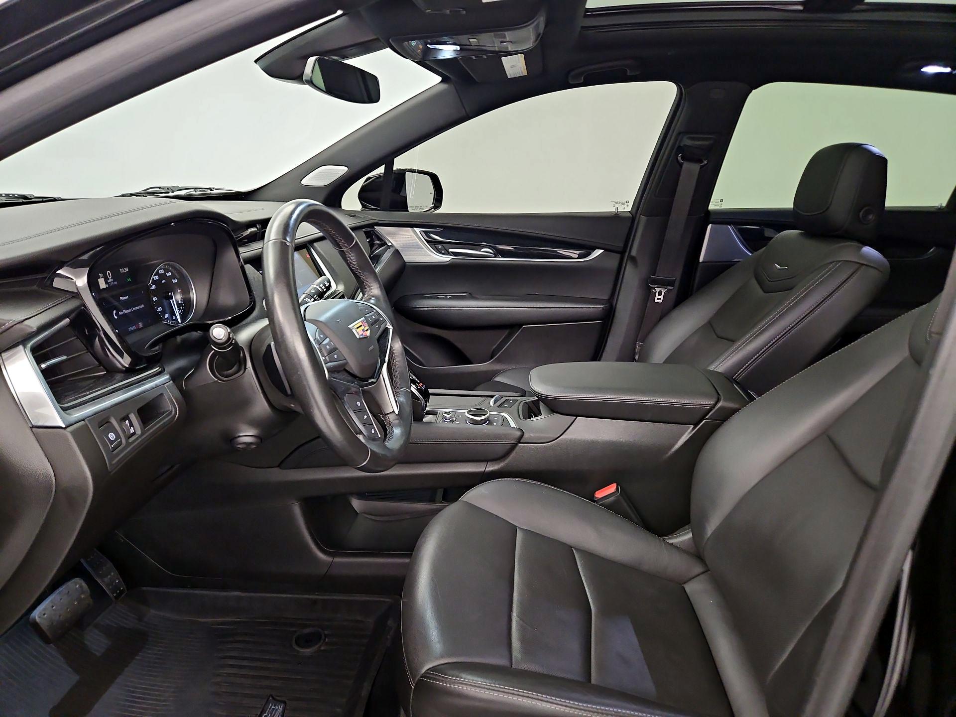 Thumbnail: 2023 Cadillac XT5 - 11