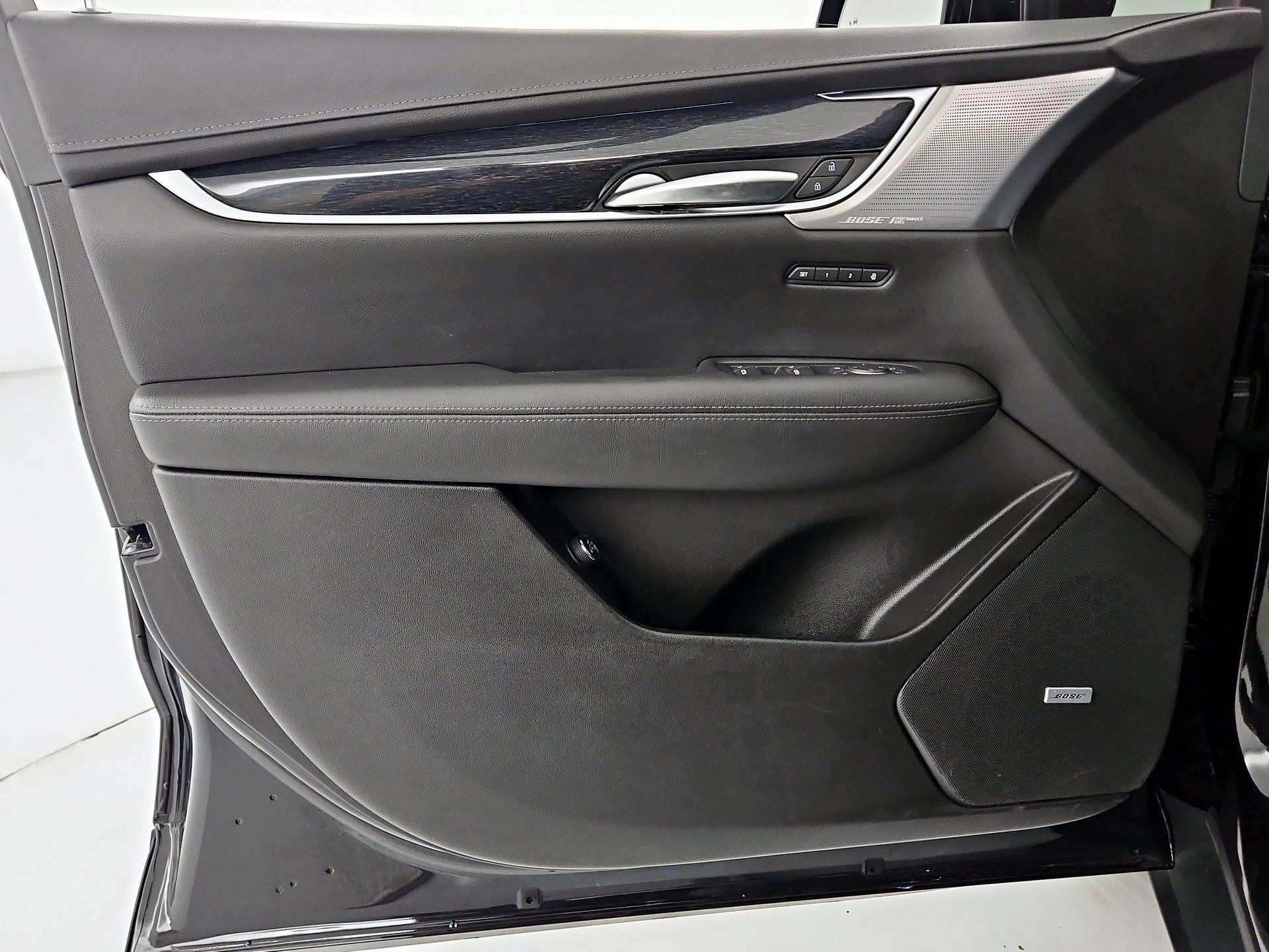 Thumbnail: 2023 Cadillac XT5 - 12