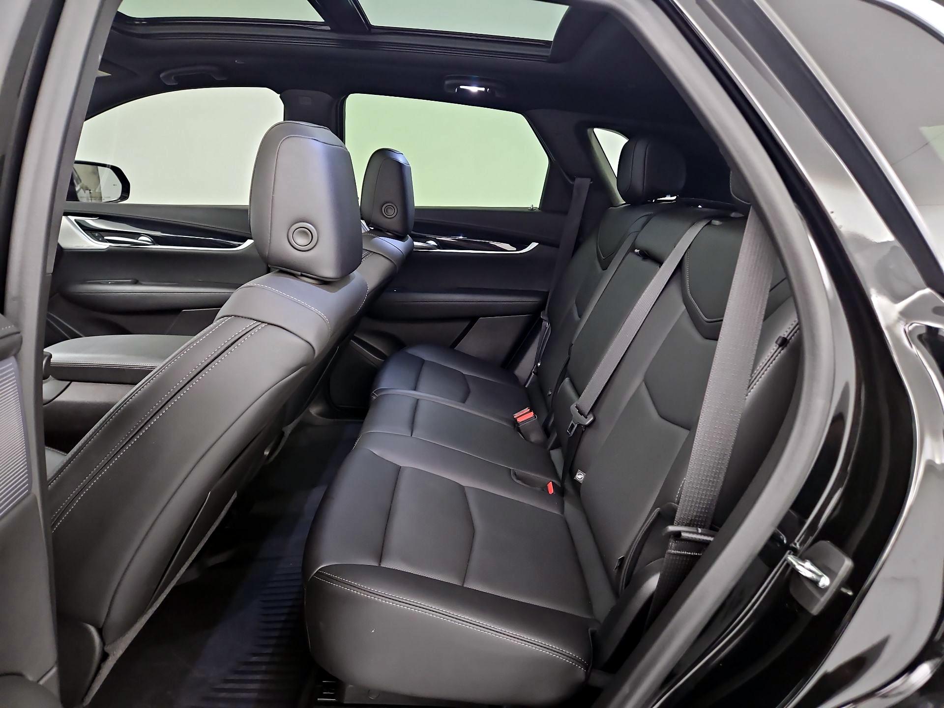 Thumbnail: 2023 Cadillac XT5 - 20