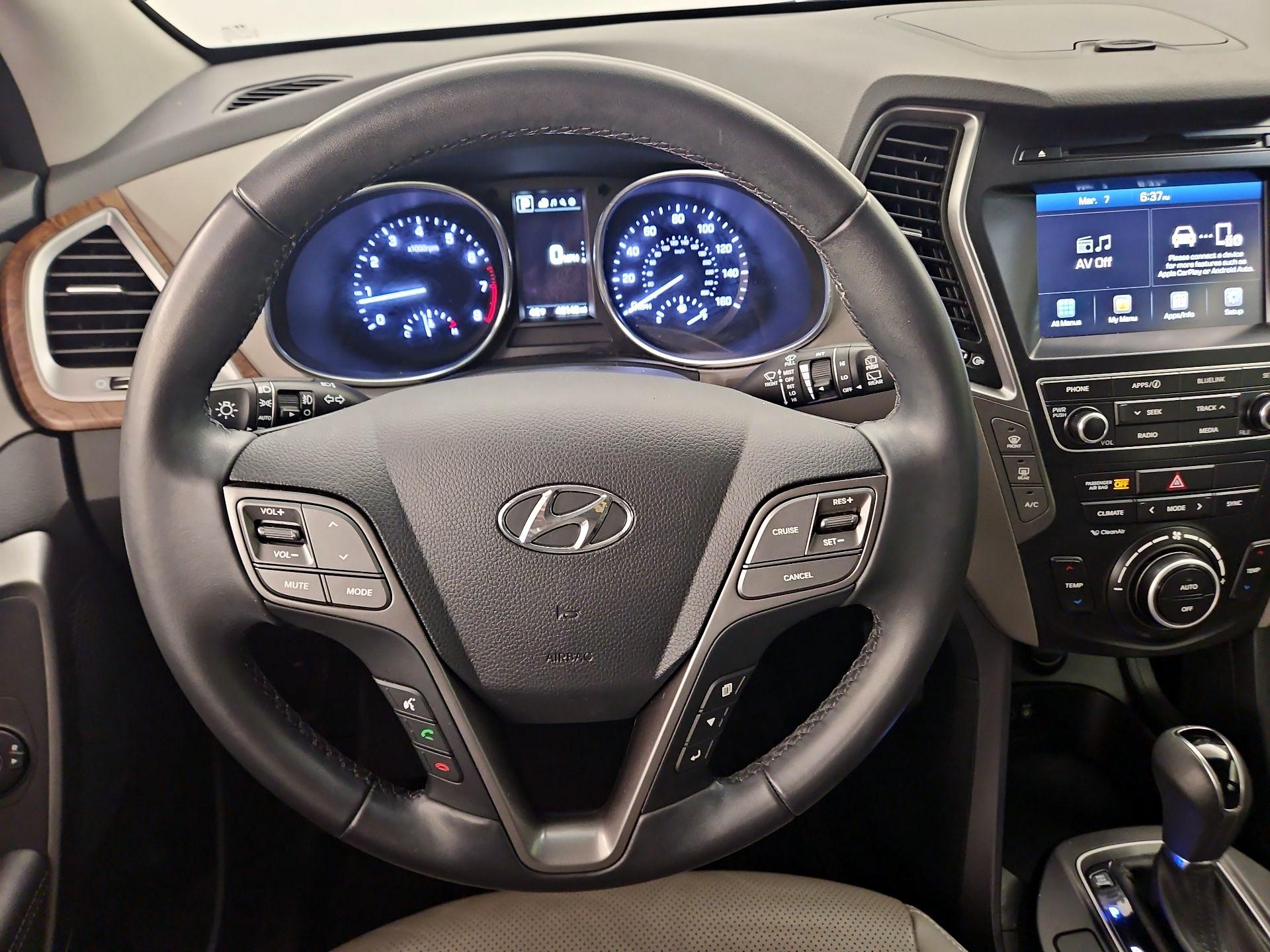 Thumbnail: 2017 Hyundai Santa Fe - 10